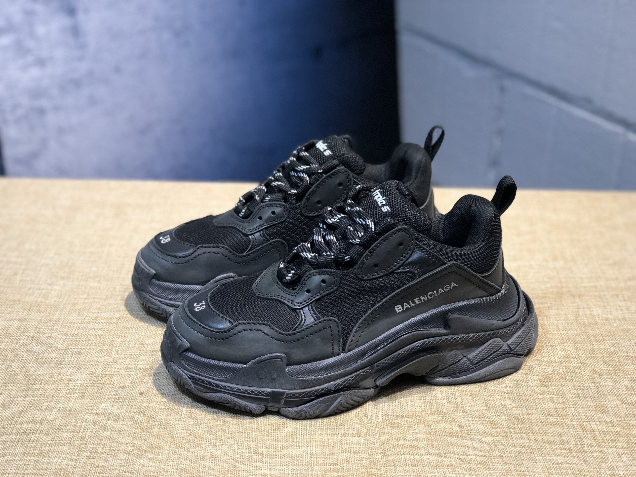 TRIPLE BLACK image 6