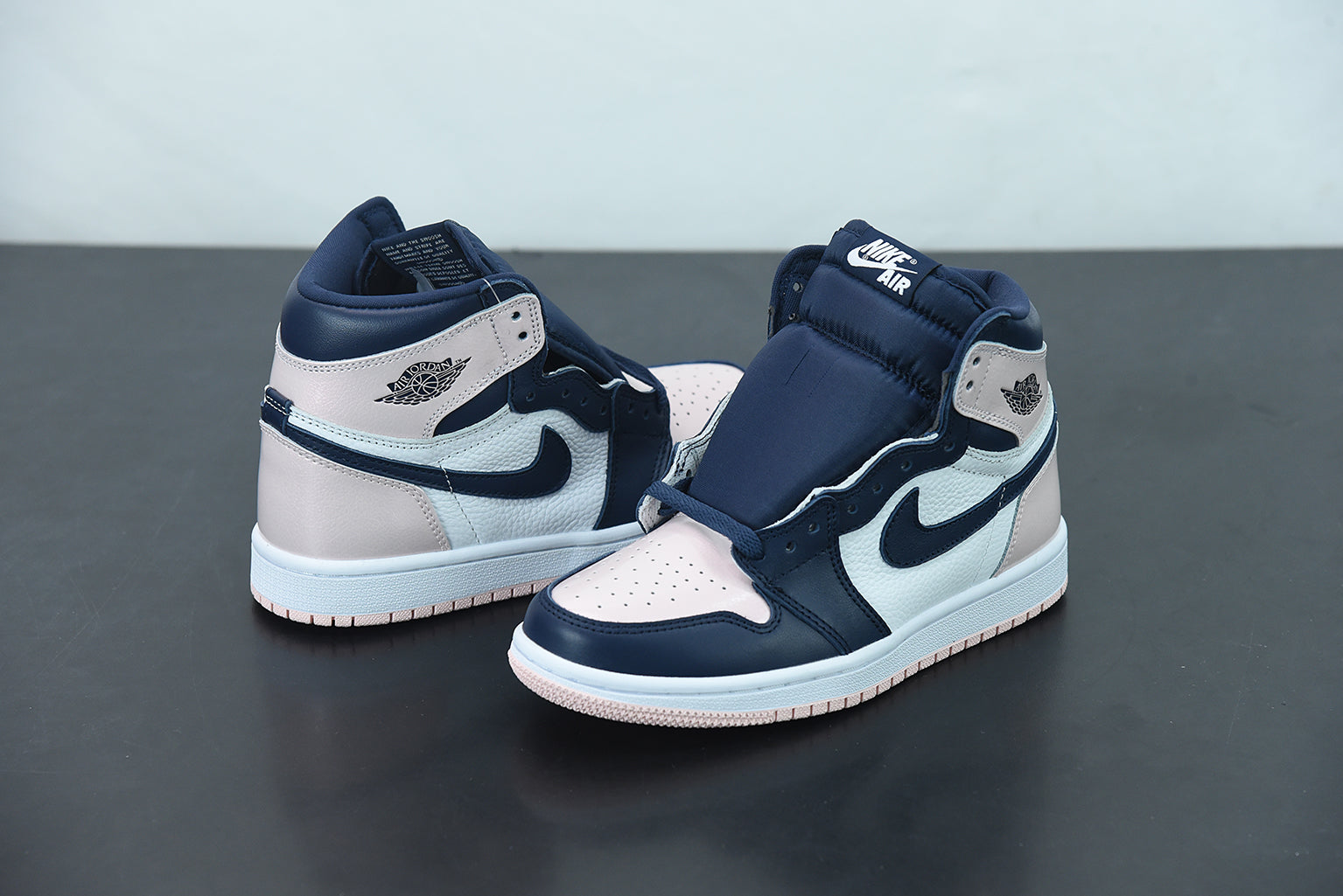 AJ1 PINK image 1