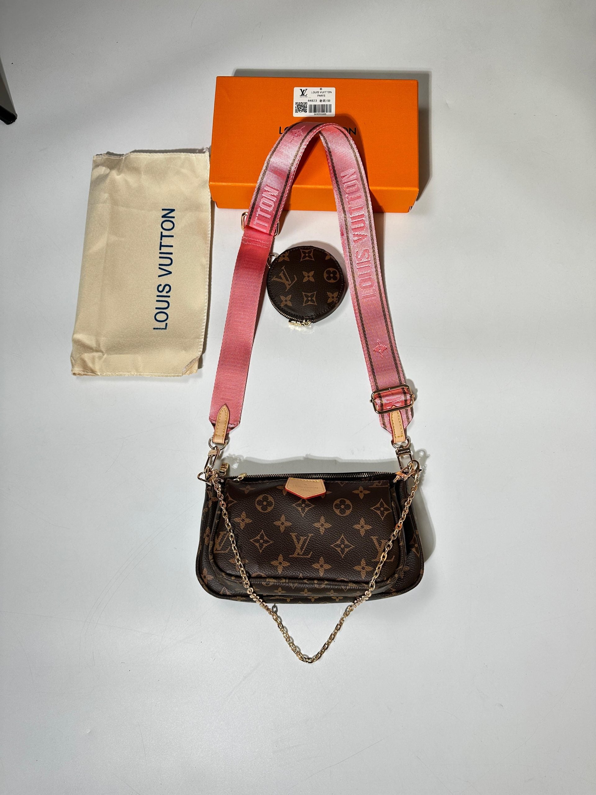 LV BAG image 0