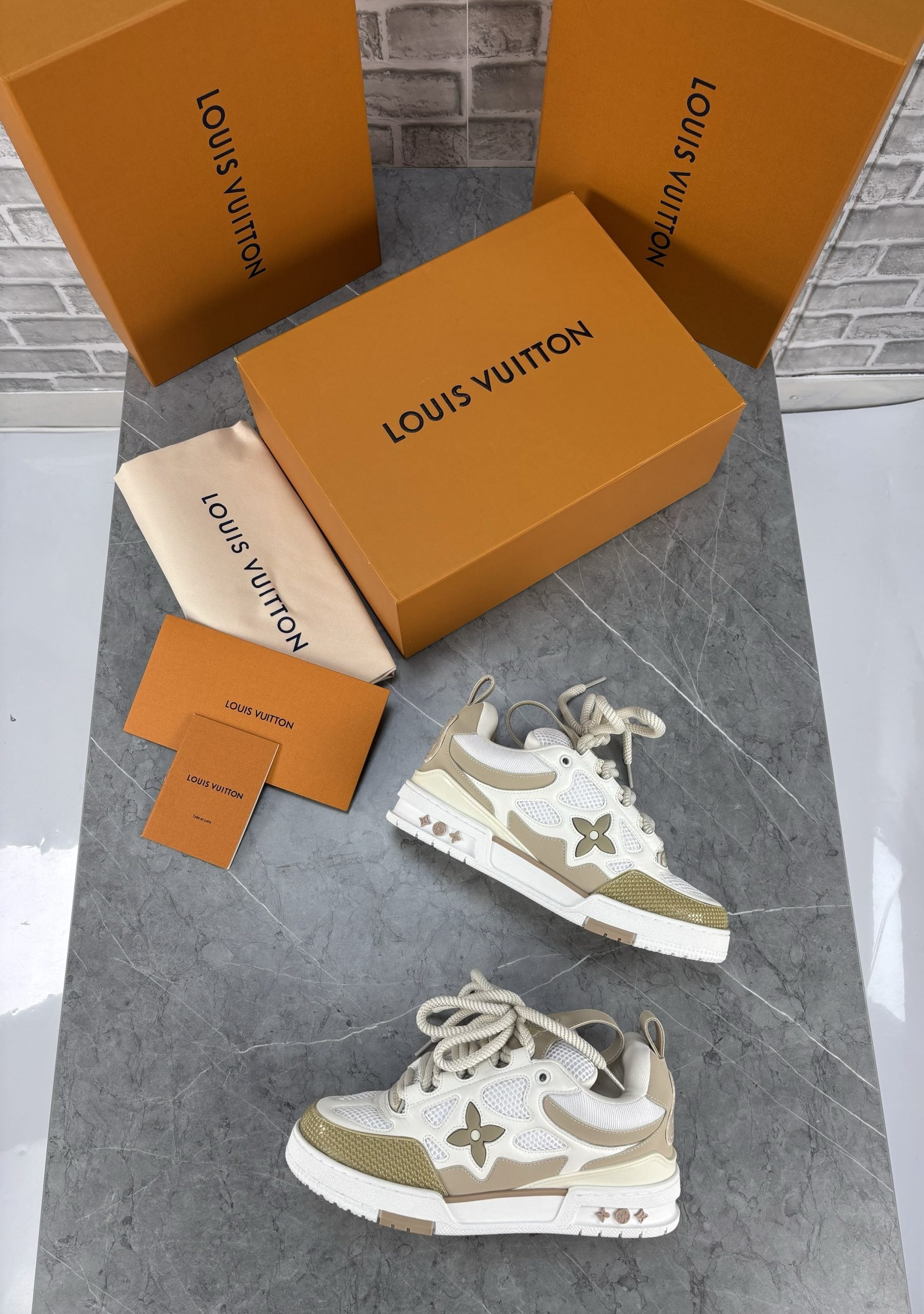 LV SNEAK image 5