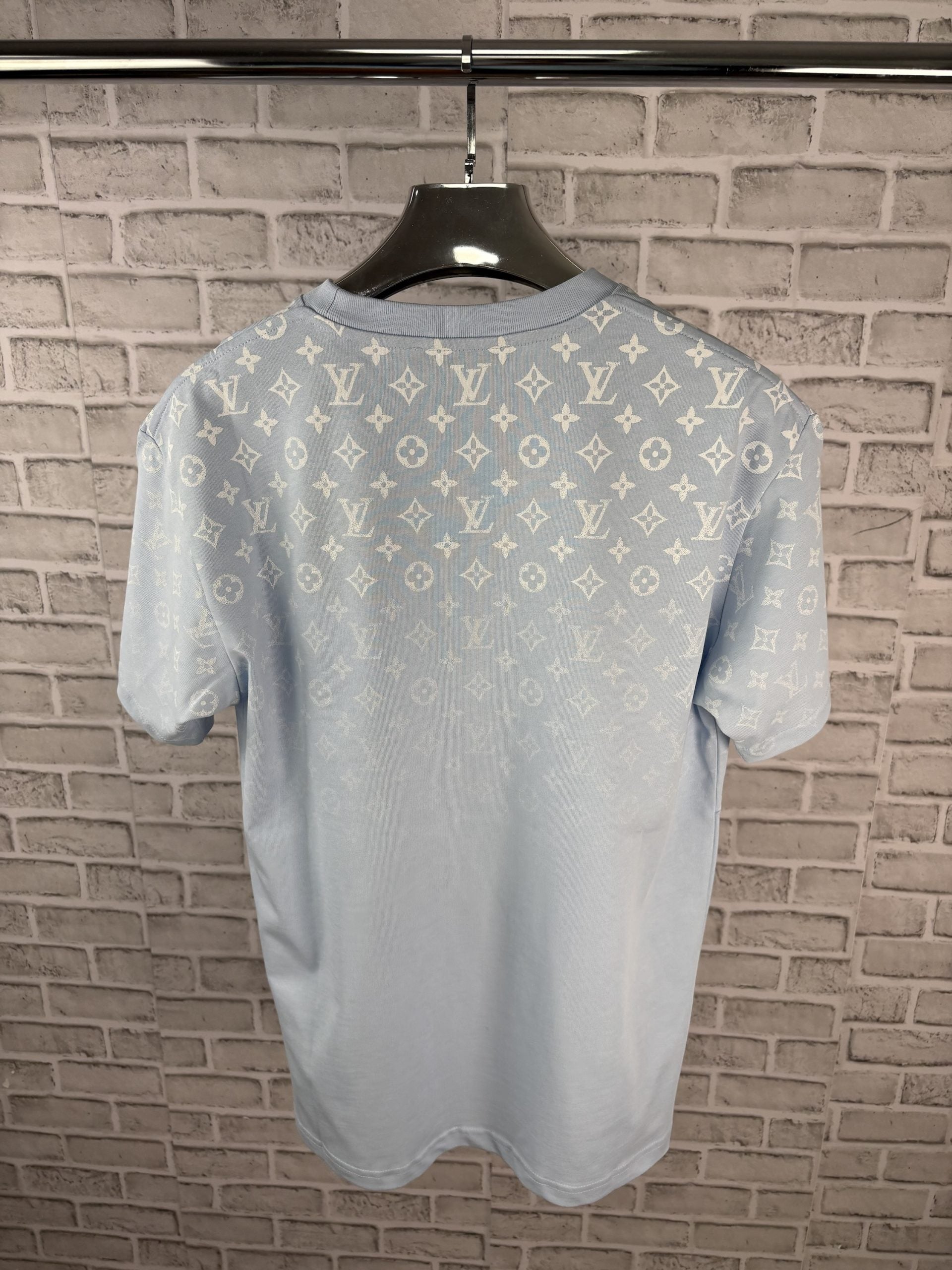 LV TEE SKY BLUE image 1