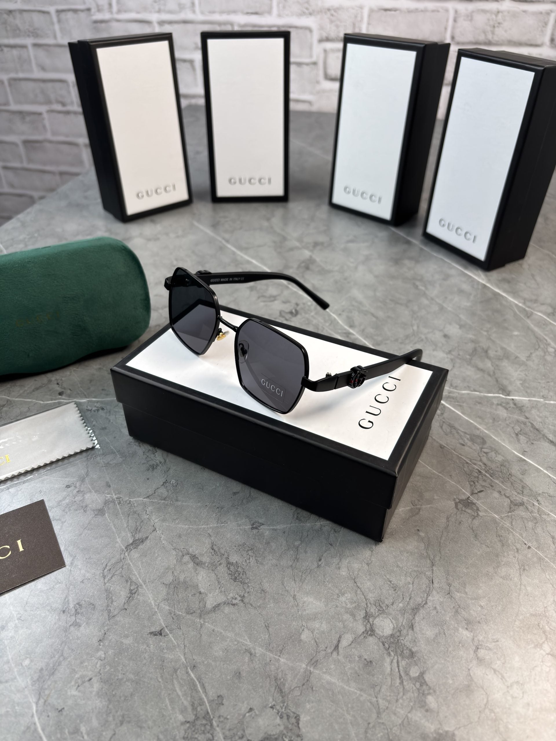 GC BLACK GLASSES image 7