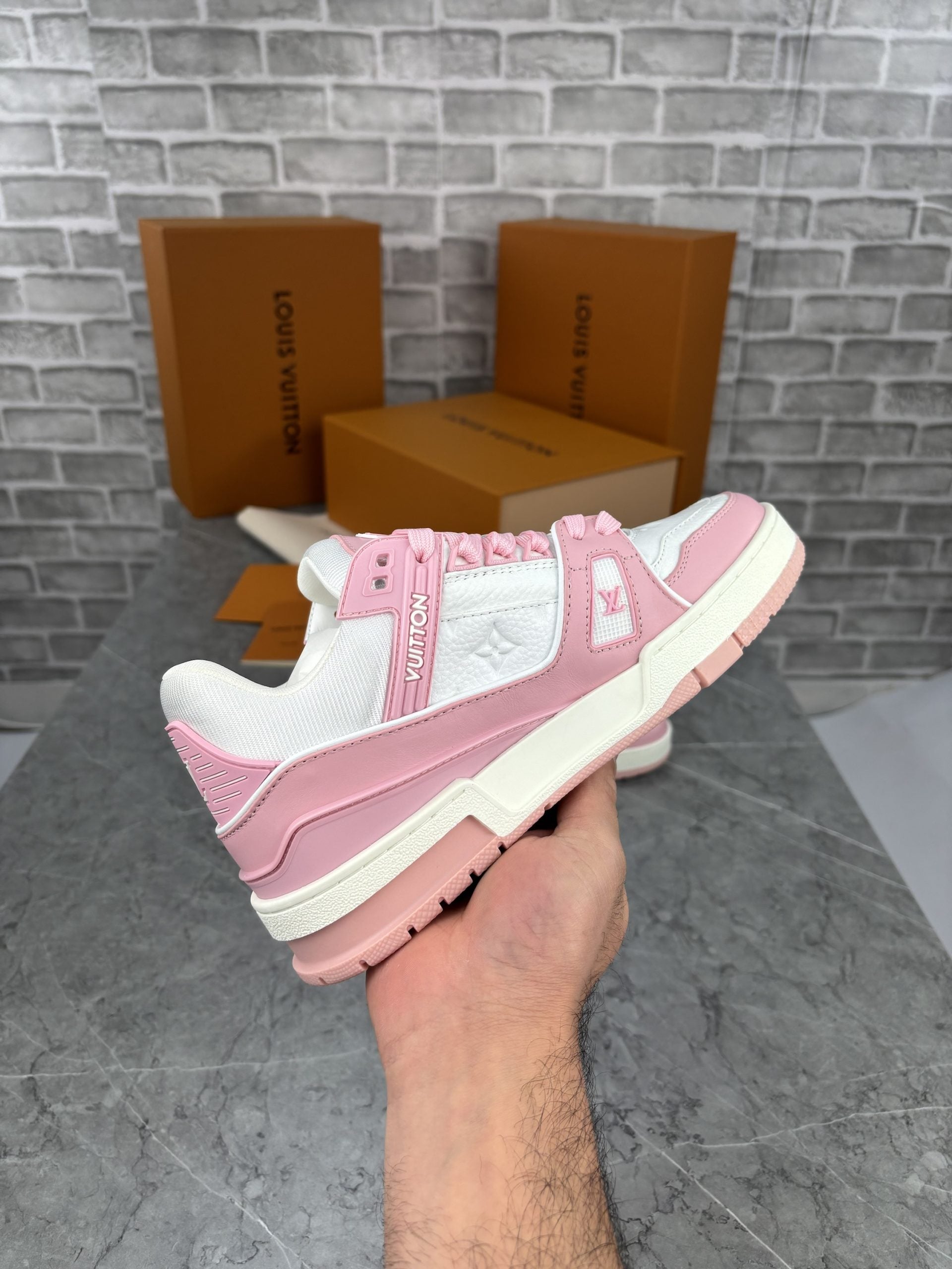 lV PINK image 5