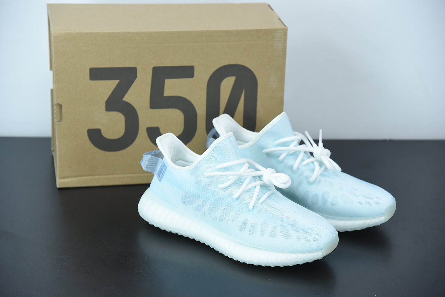 V2 BLUE MONO image 3
