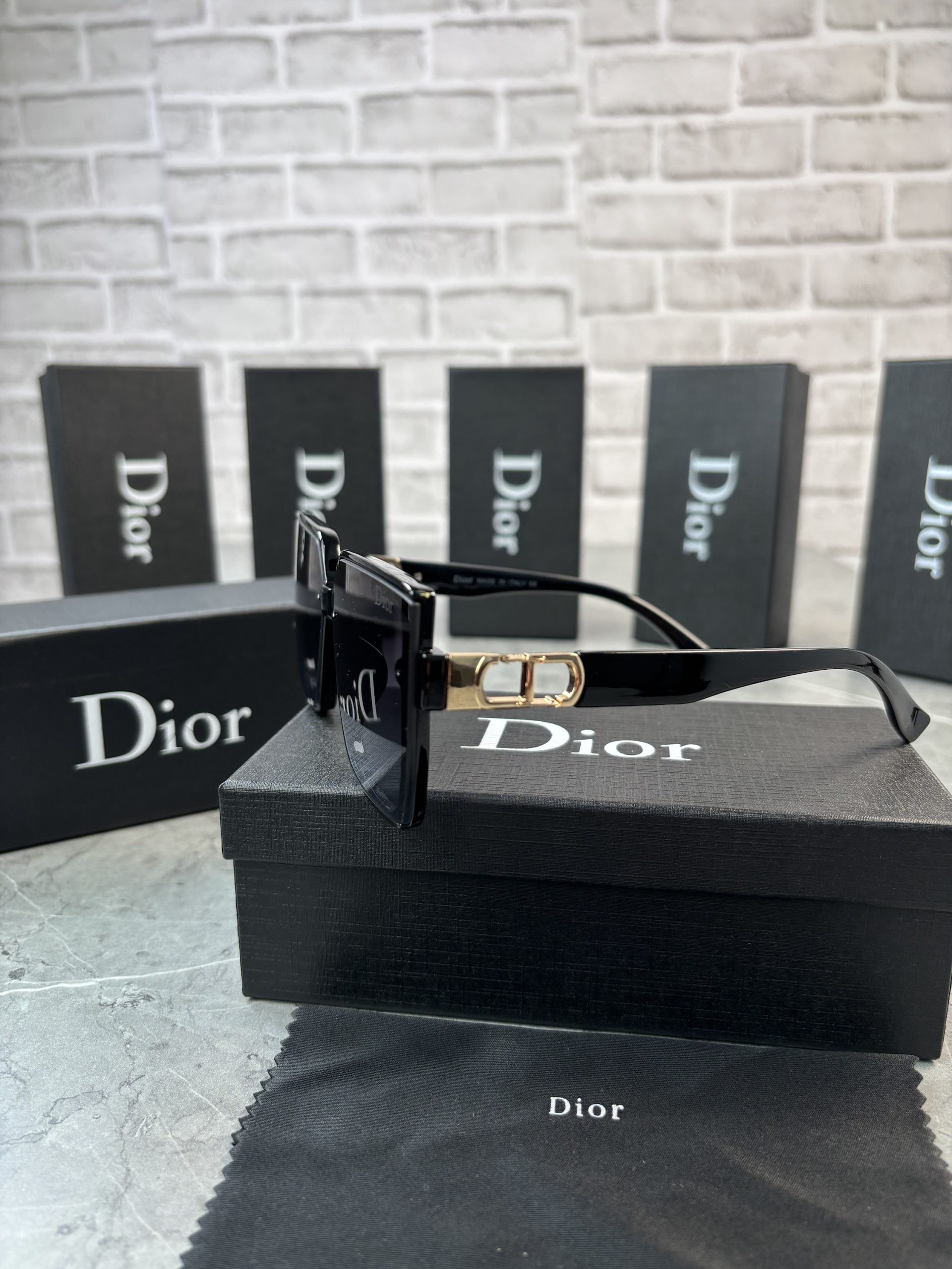 IOR BLACK GLASSES image 4