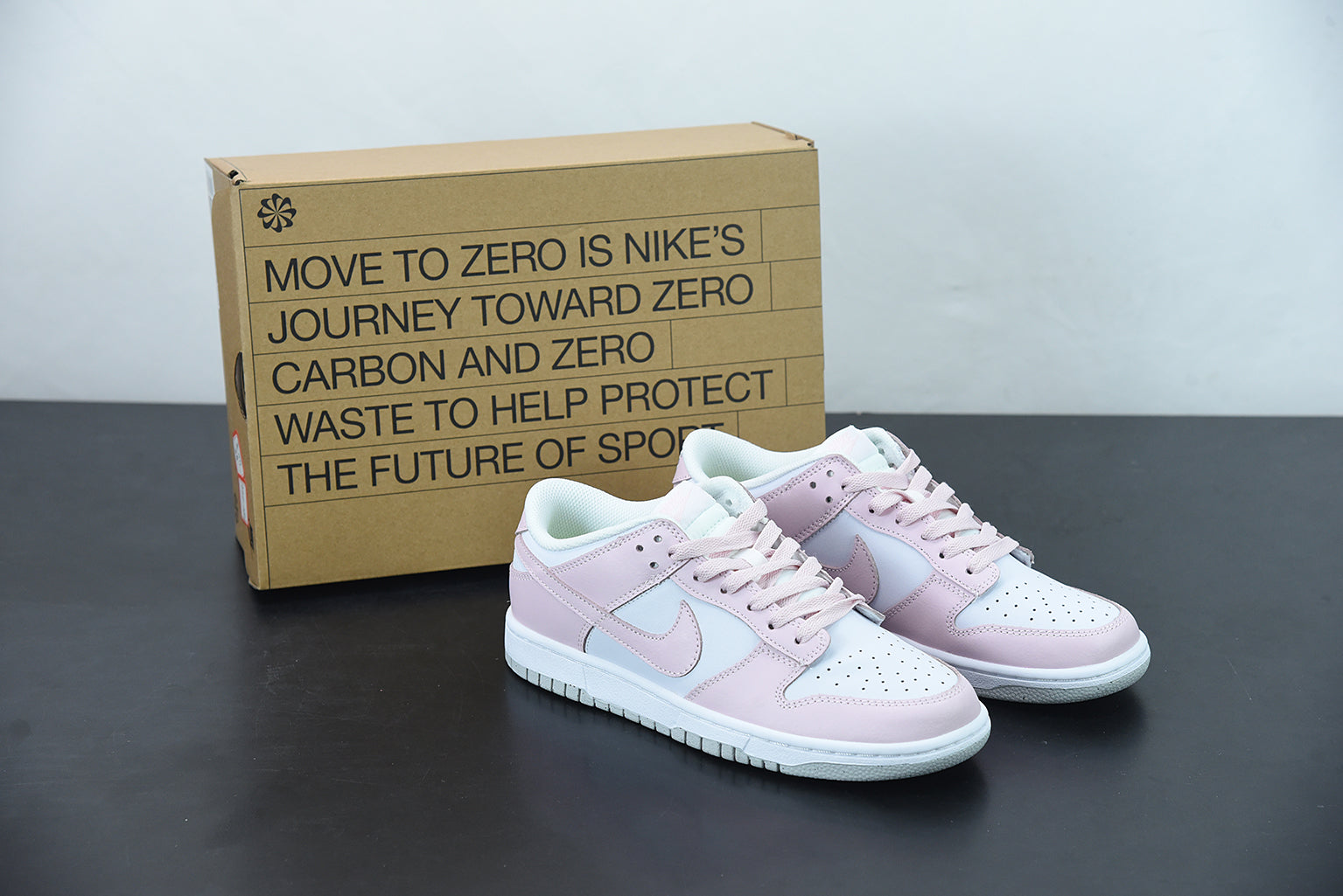 DUNK LOW PINK image 1