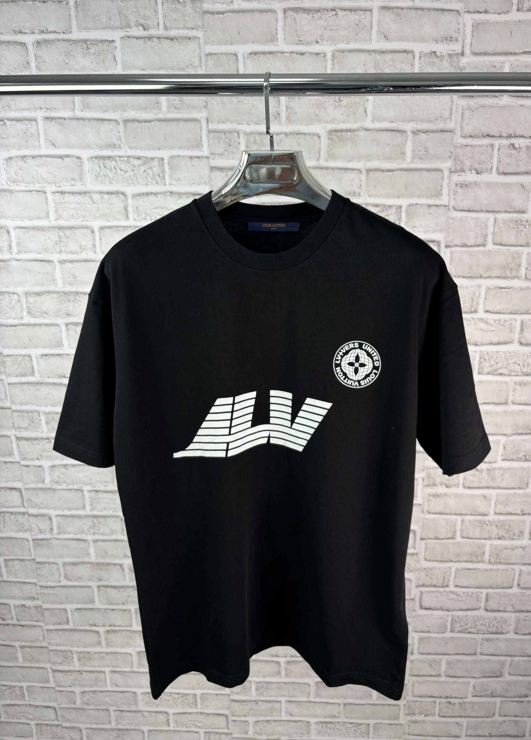 LV TEE BLACK image 1