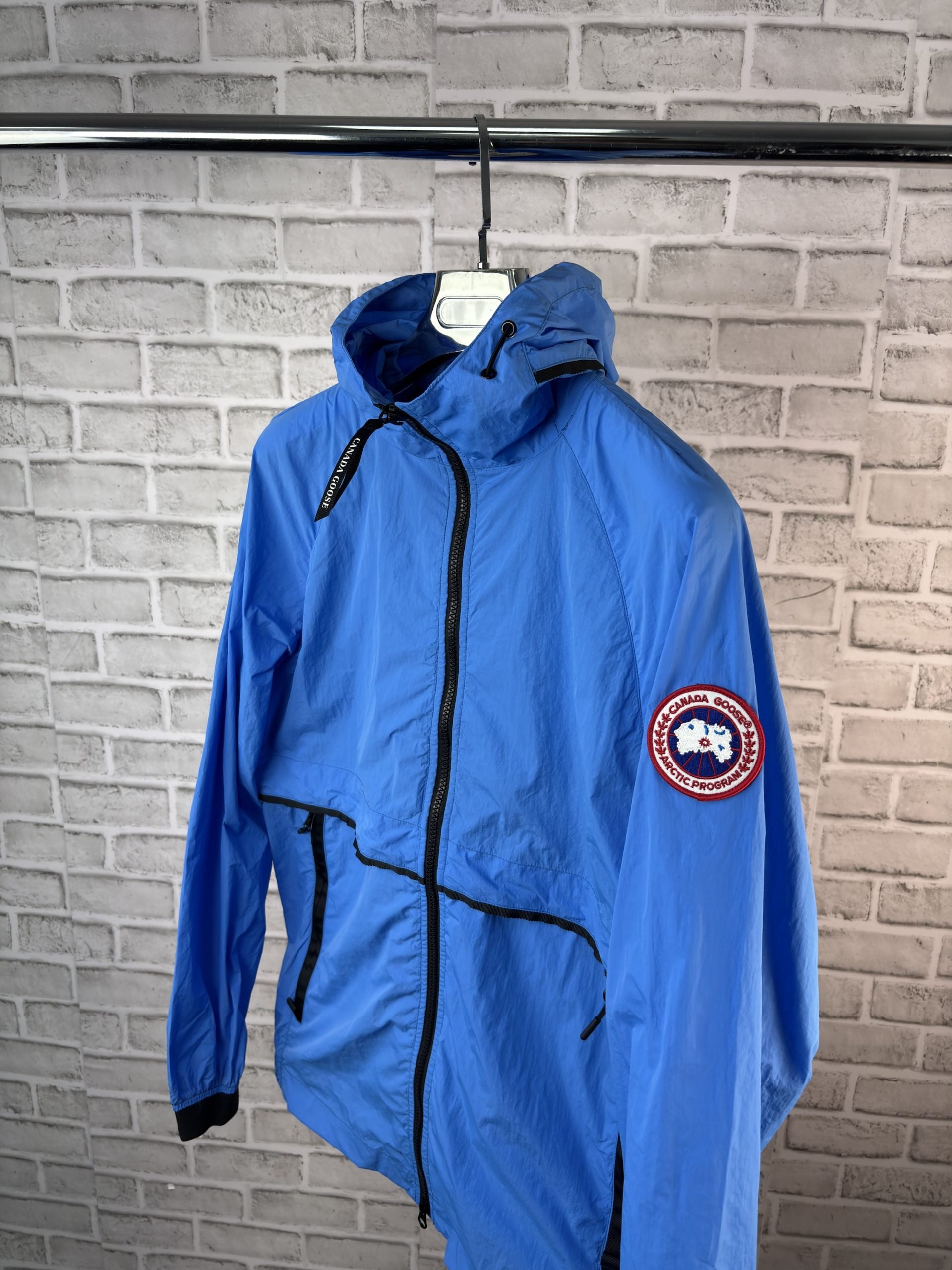 GOOSE WINDBREAKER SKY BLUE image 1