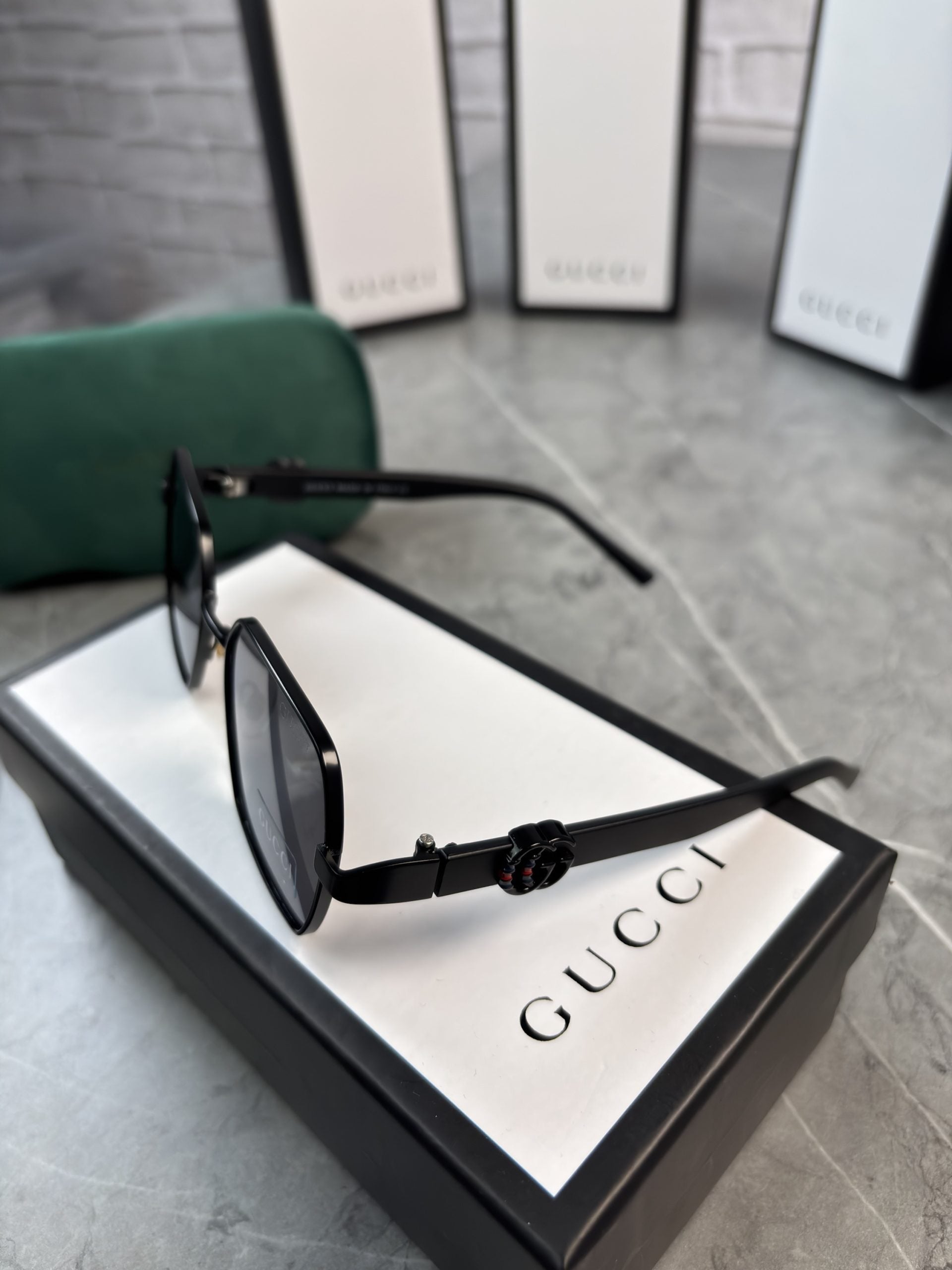 GC BLACK GLASSES image 4