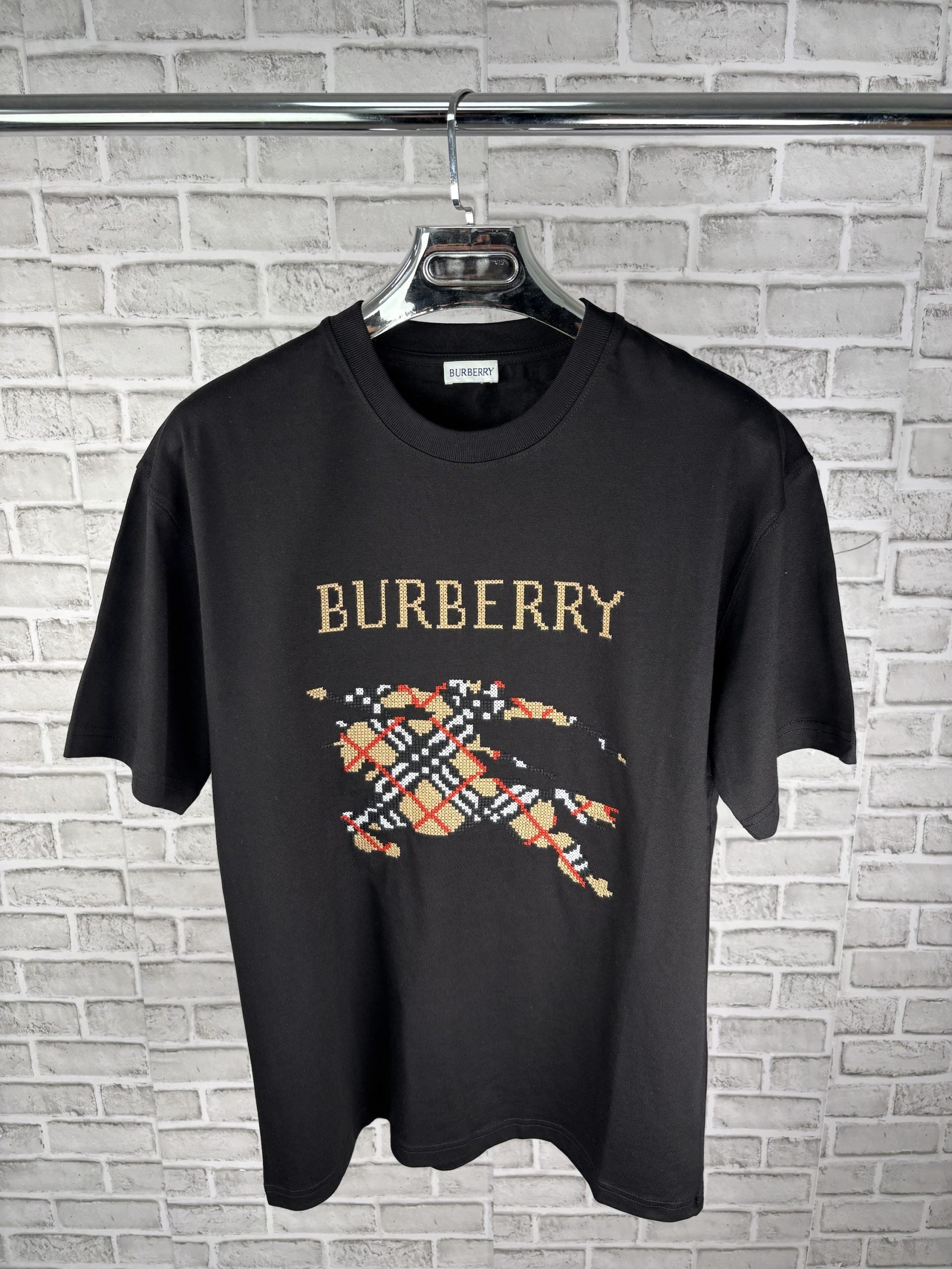 Burb tee BLACk image 0