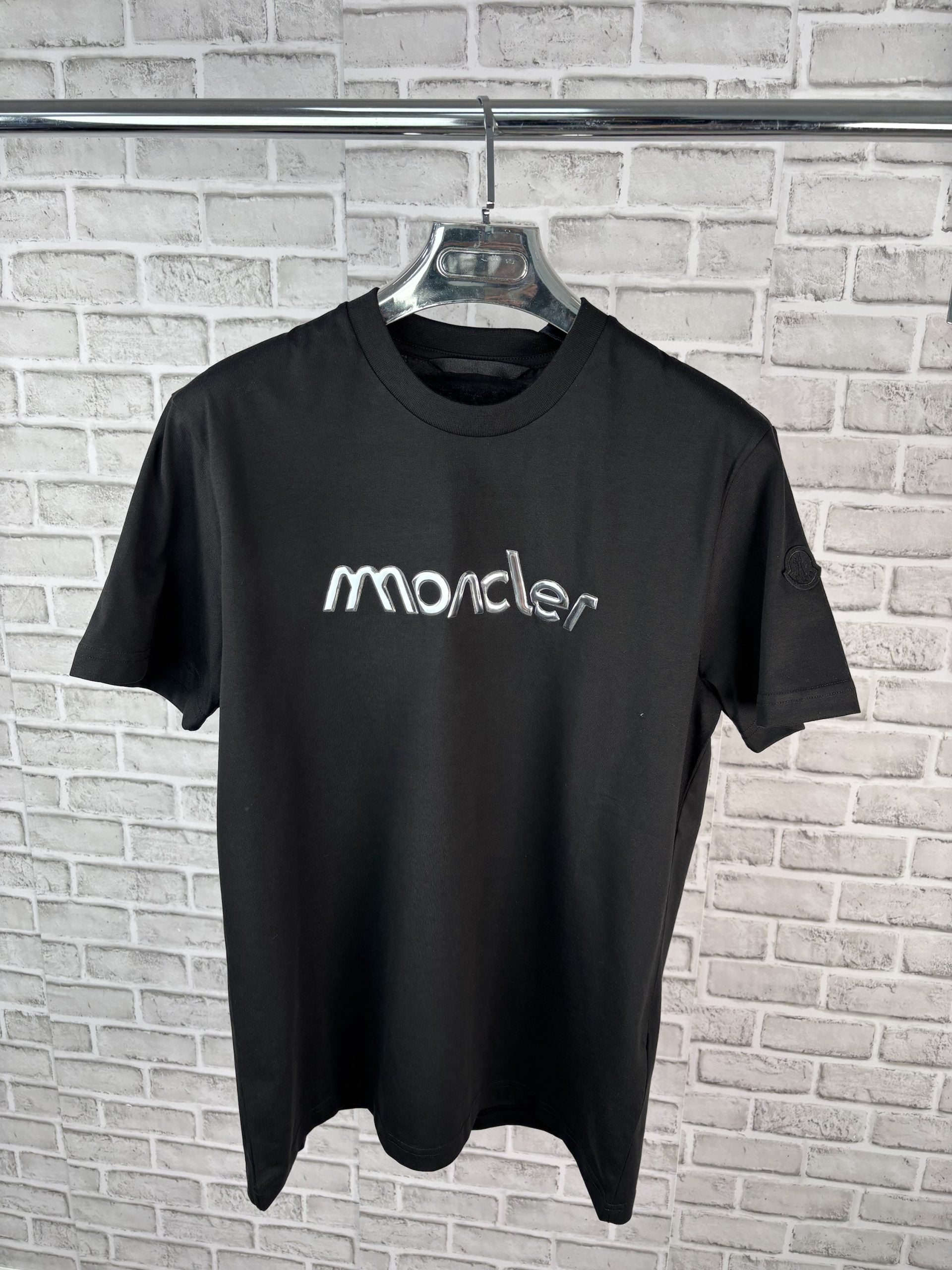 CLER EMBELLISHED LOGO TEE BLACK image 0