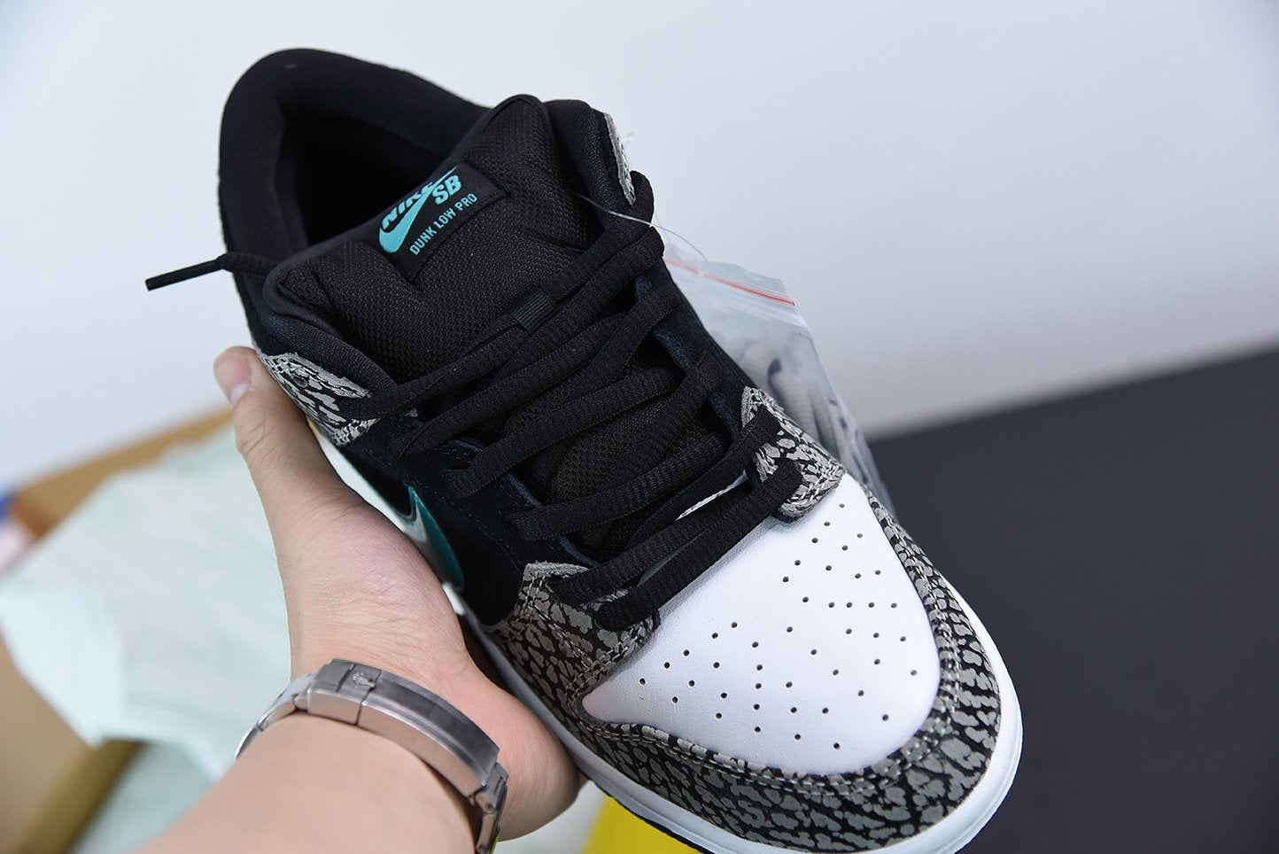 ELE DUNKS image 5