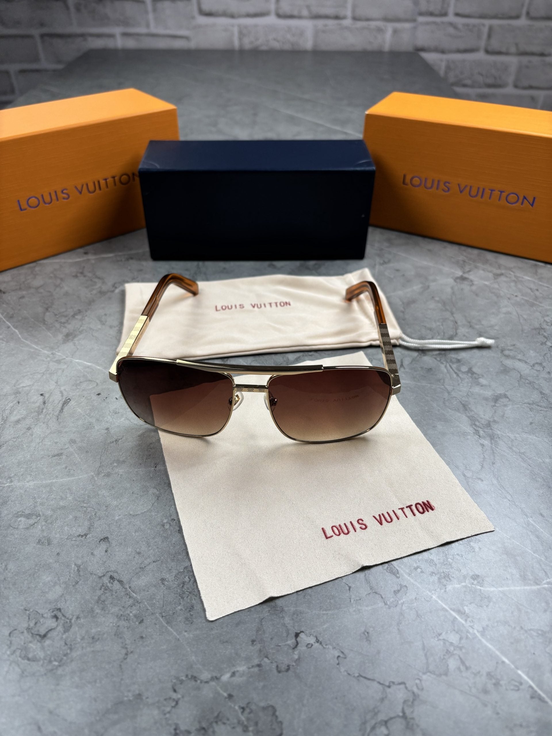 LV SUN-GLASSES image 5