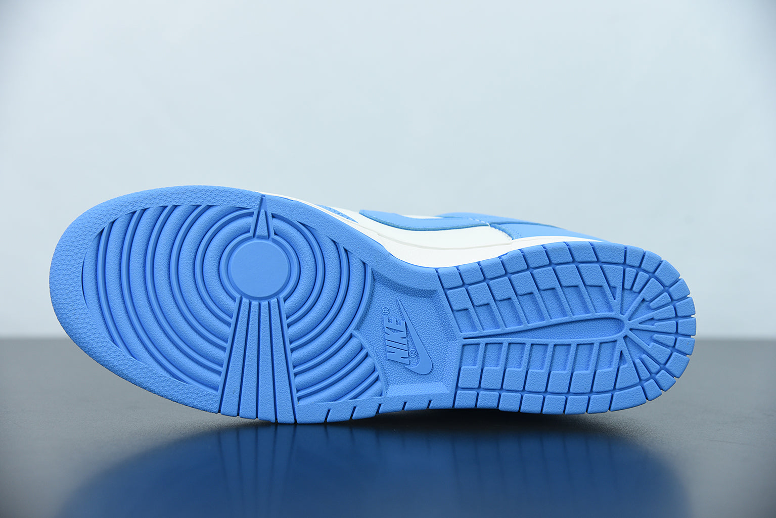 DUNK LOW BLUE image 6