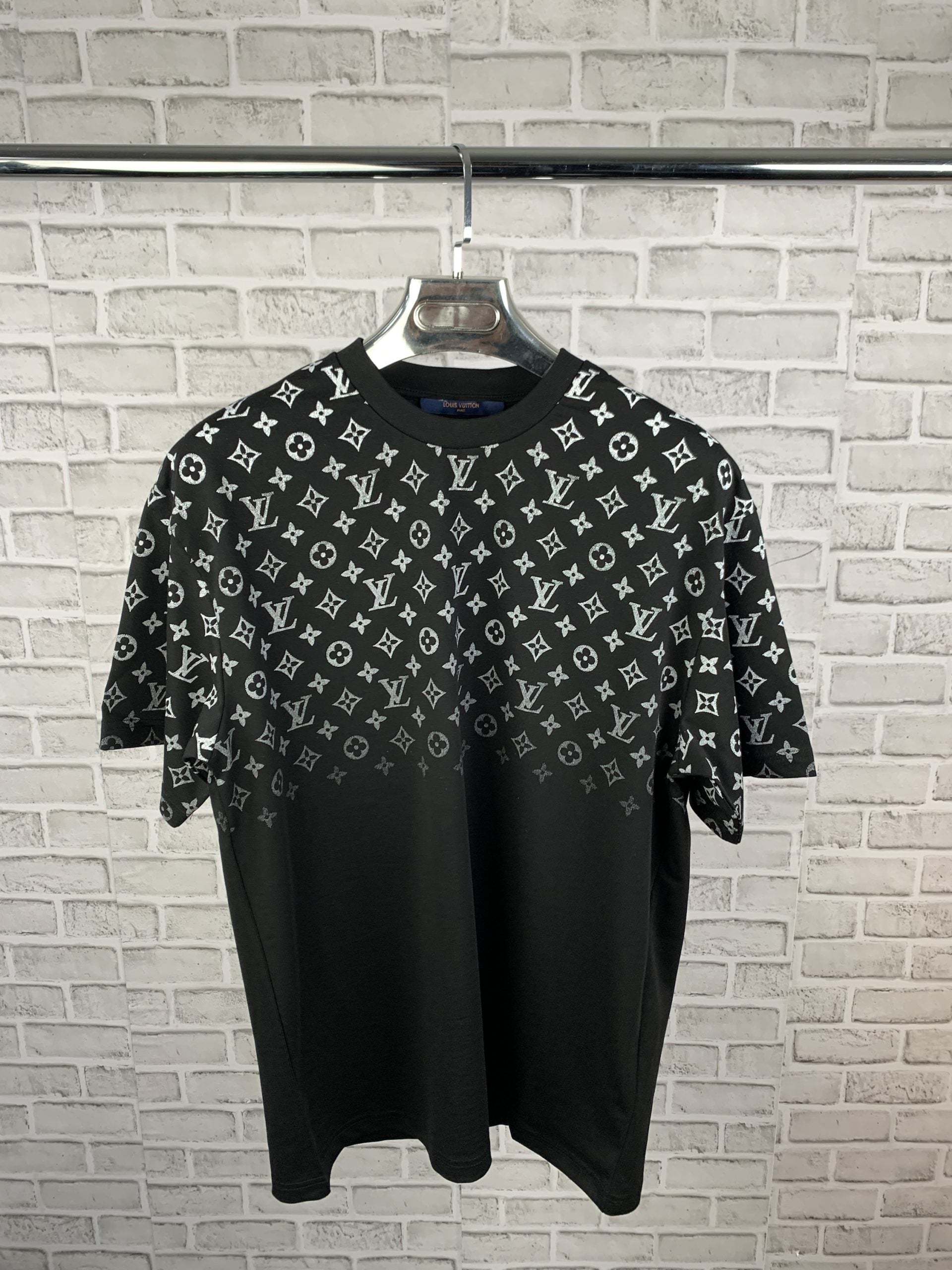 LV BLACK TEE - S image