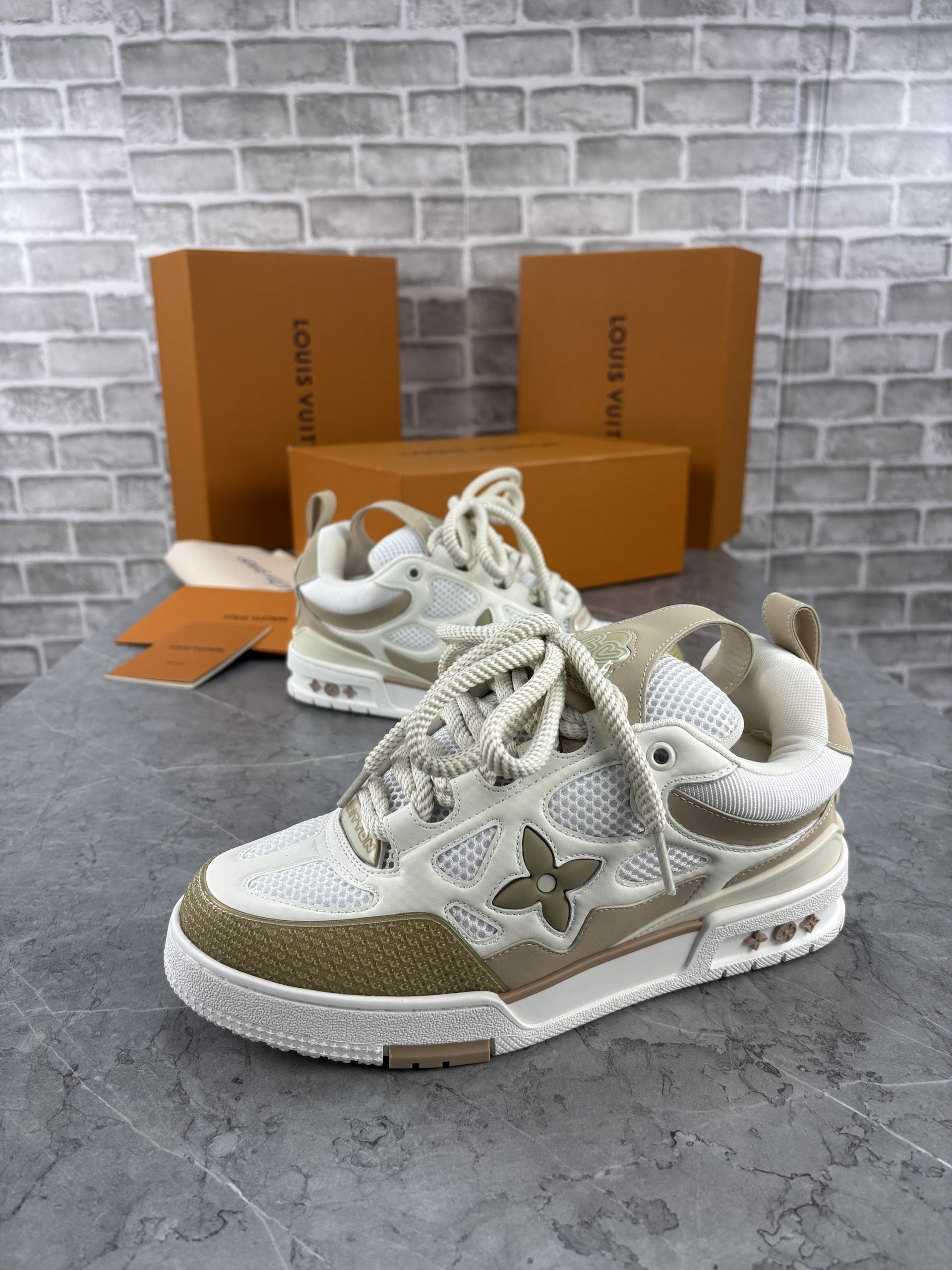 LV SNEAK image 1