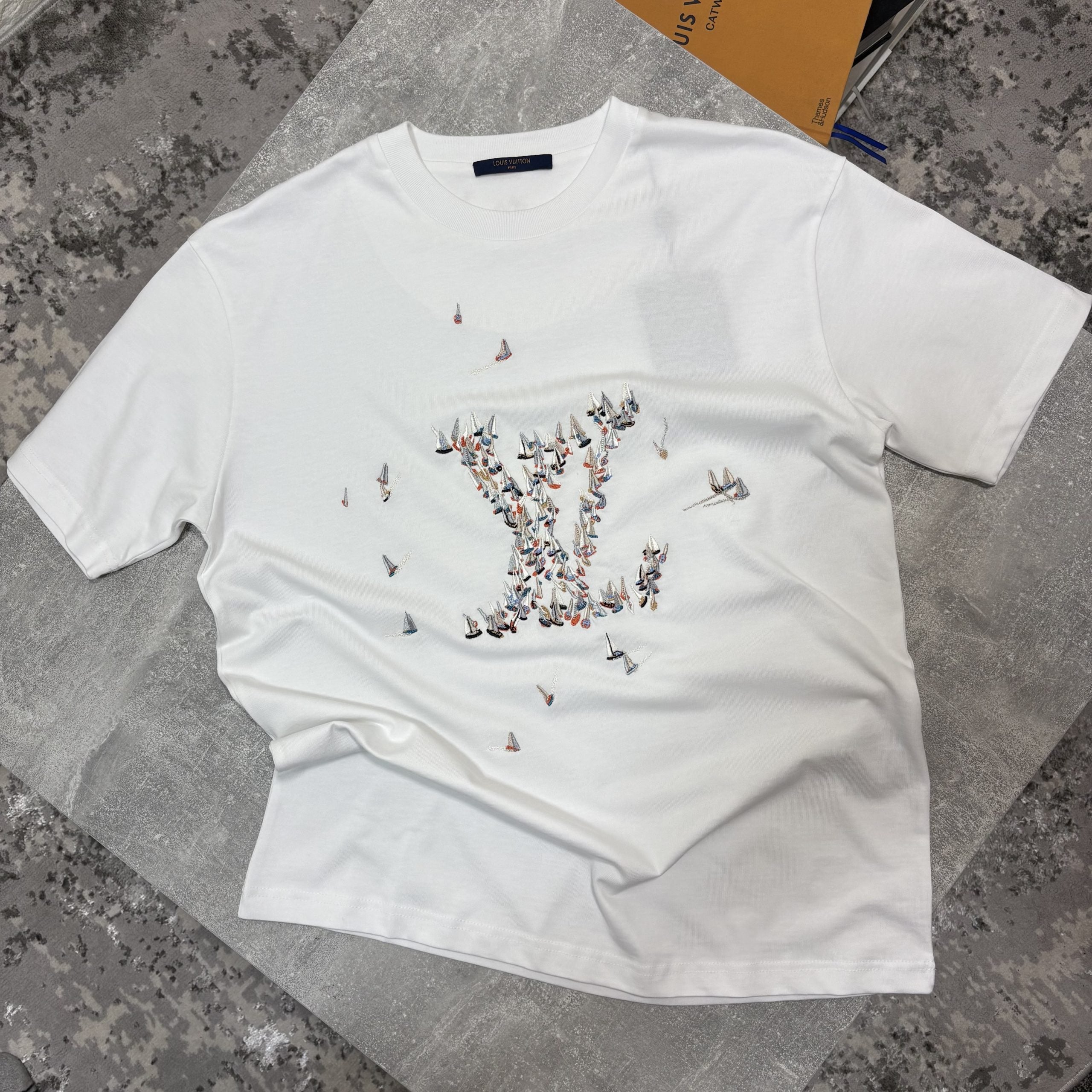 LV Tshirt White image 0