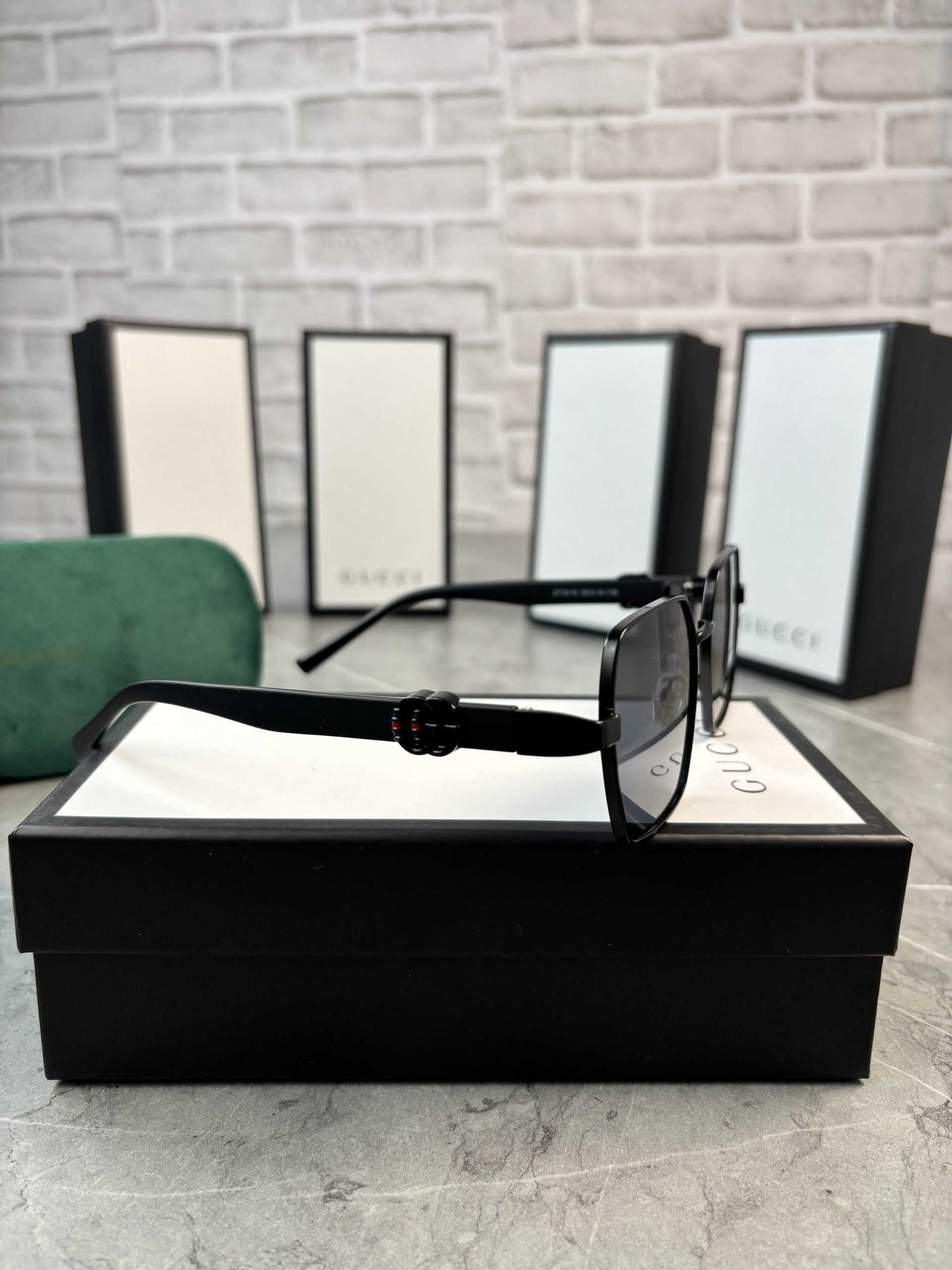 GC BLACK GLASSES image 5