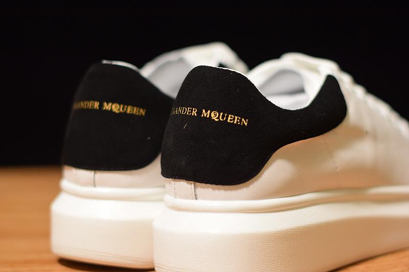 MQ' WHITE SUEDE image 3