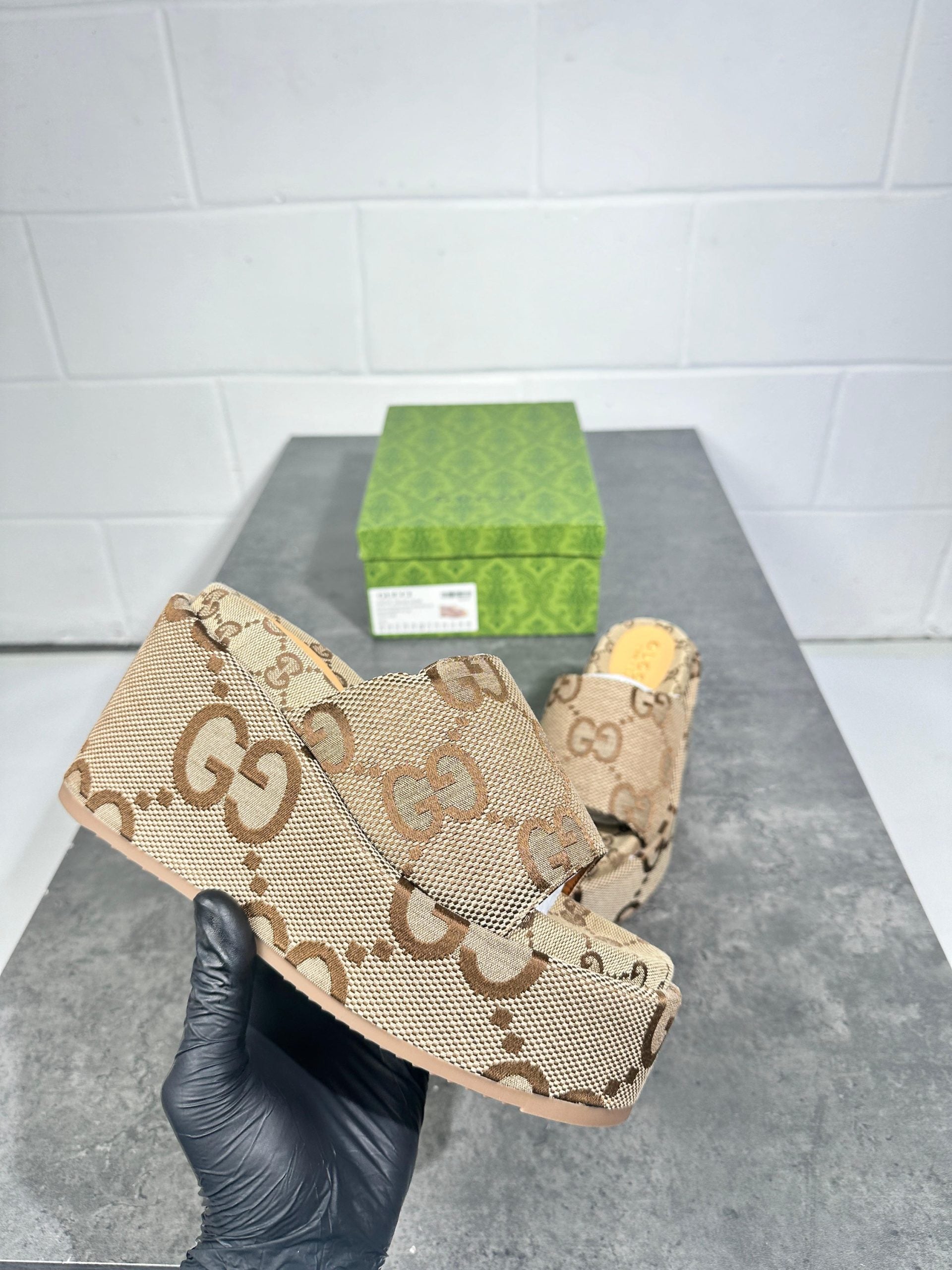 UCCI SLIDER - 6 image