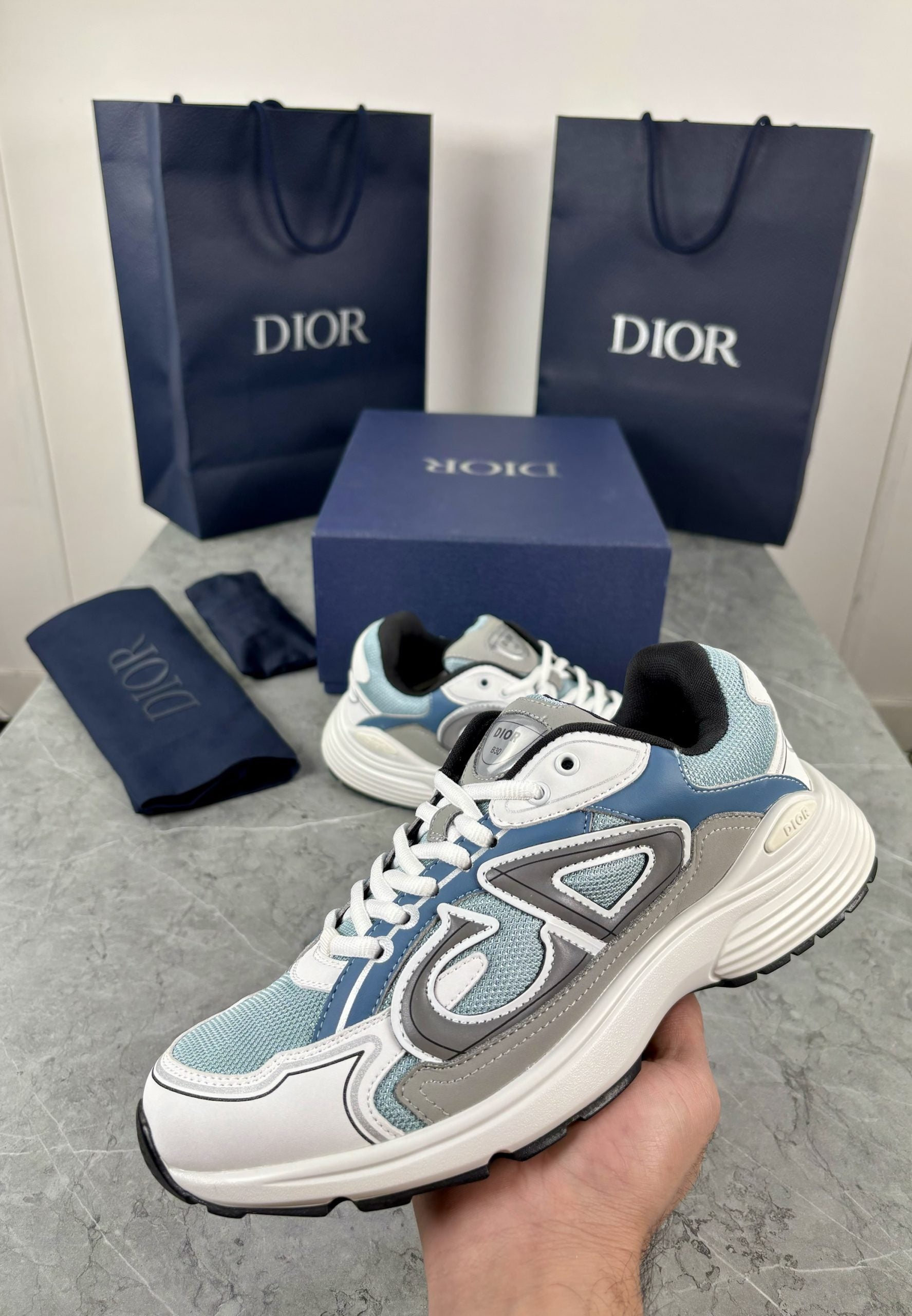 B30 LIGHT BLUE image 0
