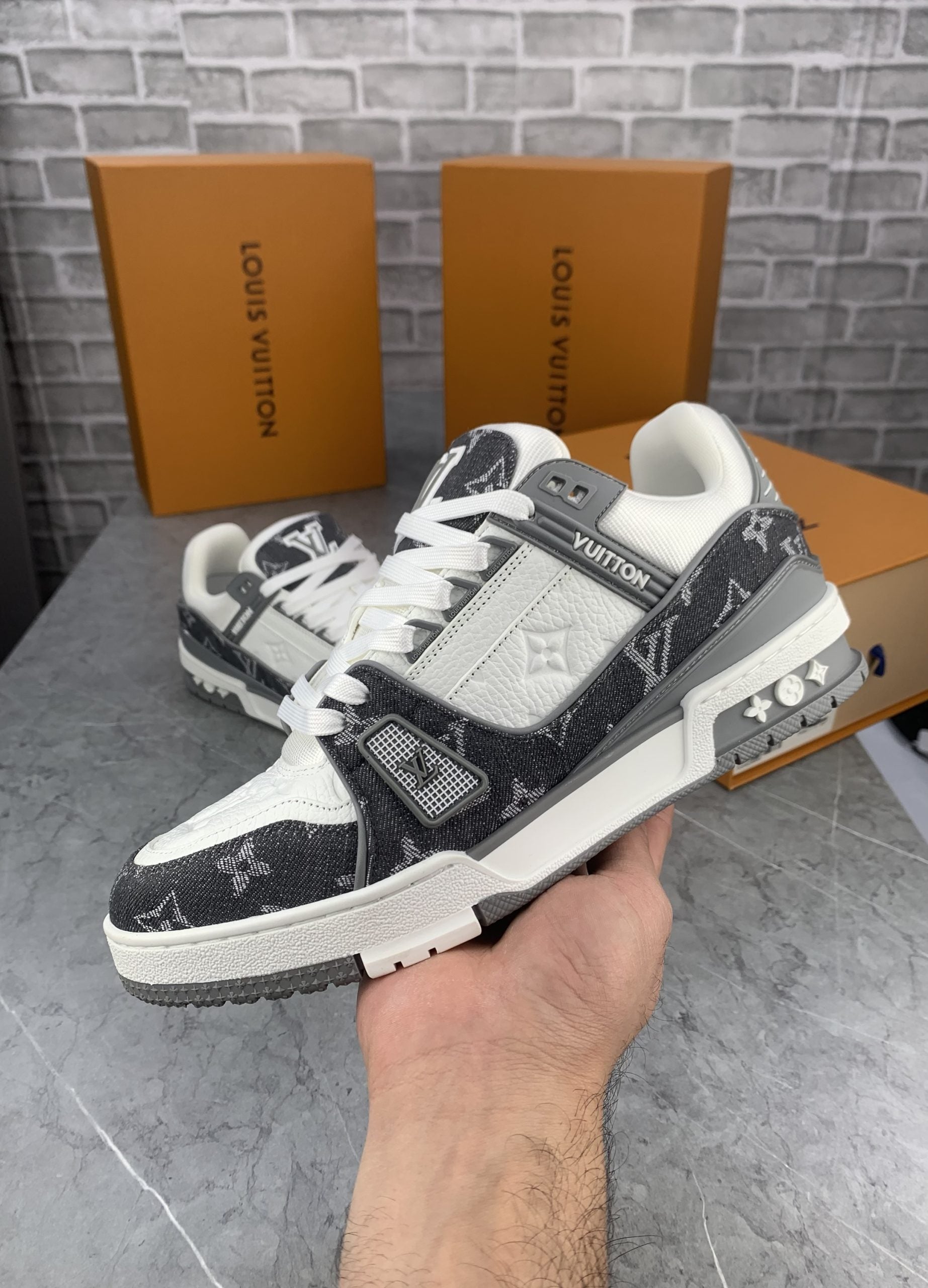 LV SNEAK image 0