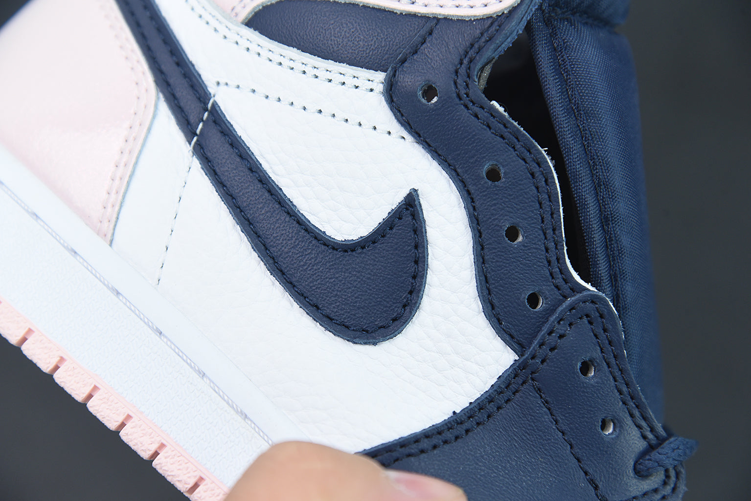 AJ1 PINK image 4