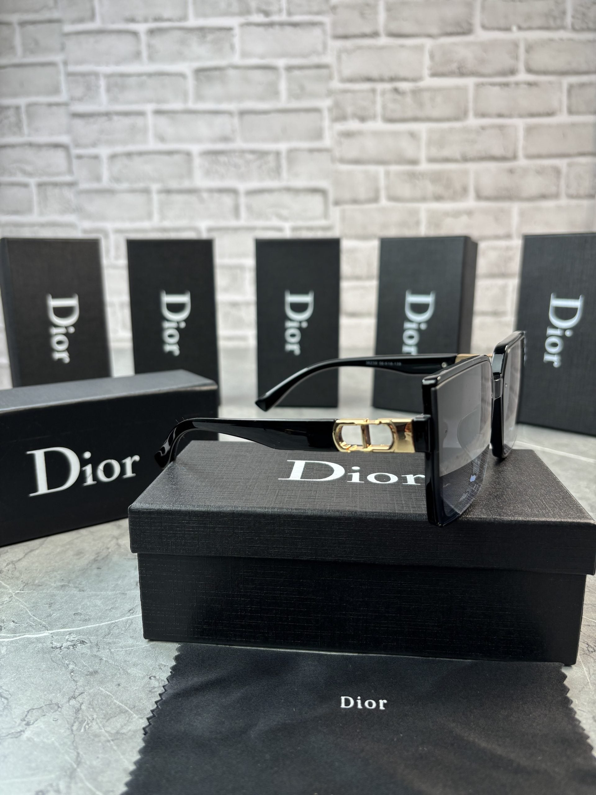 IOR BLACK GLASSES image 5