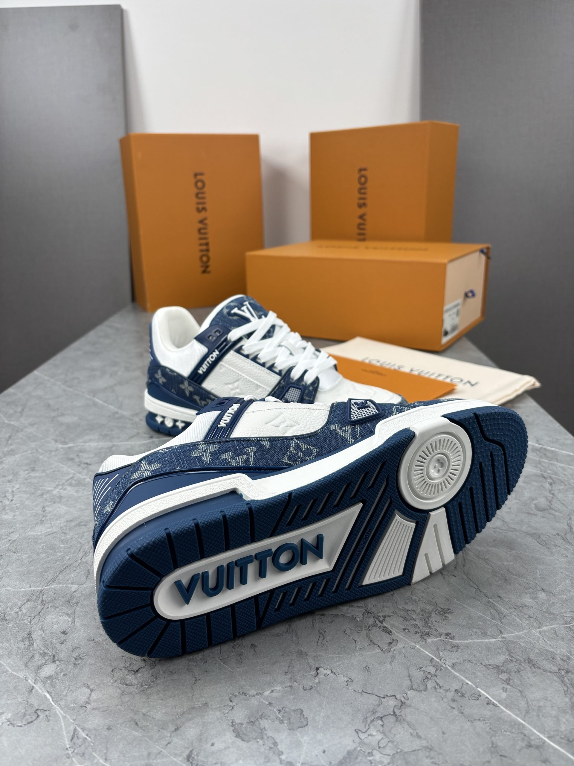 lV TRAINER BLUE image 4