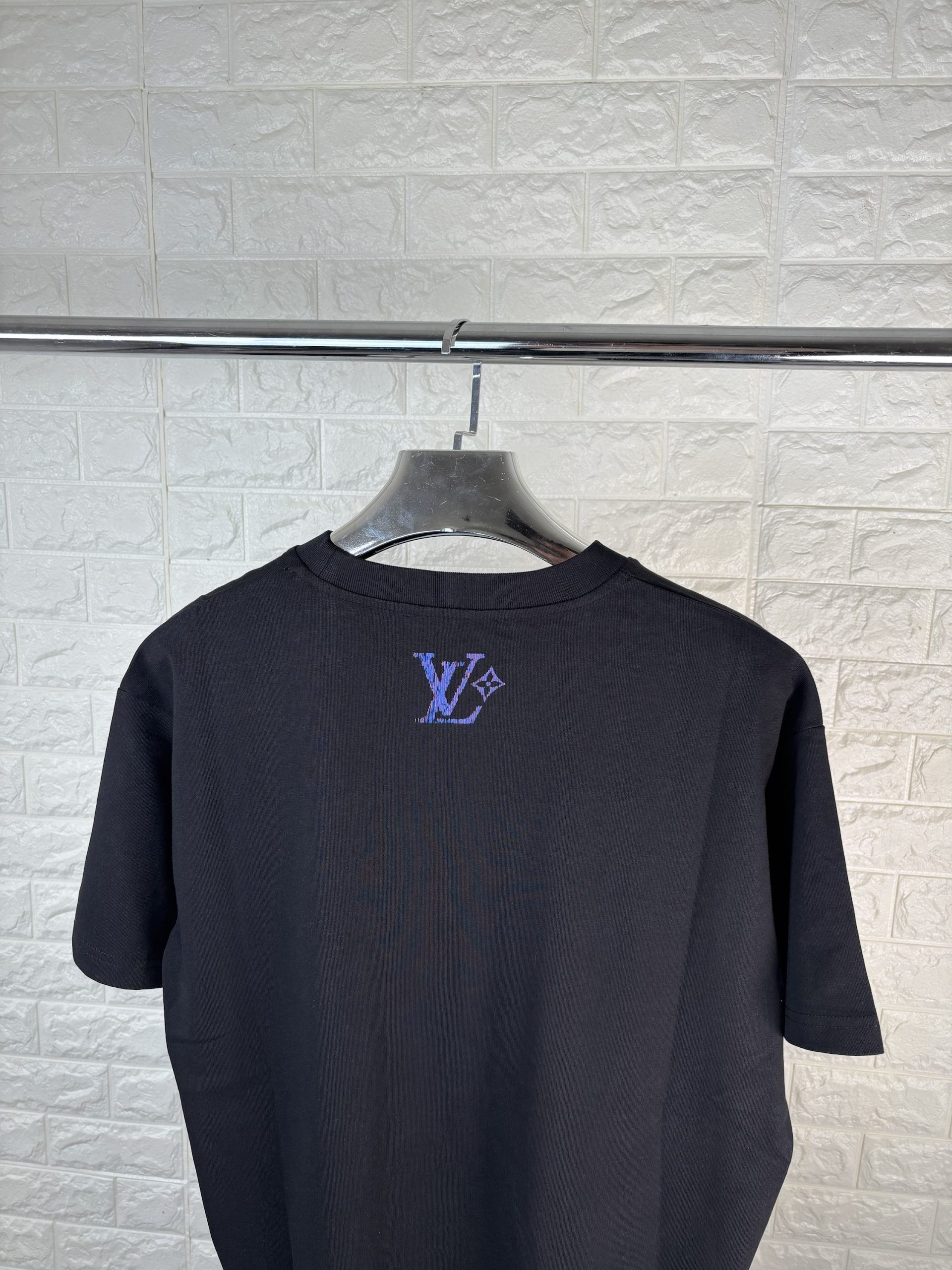 Lv tee black image 2