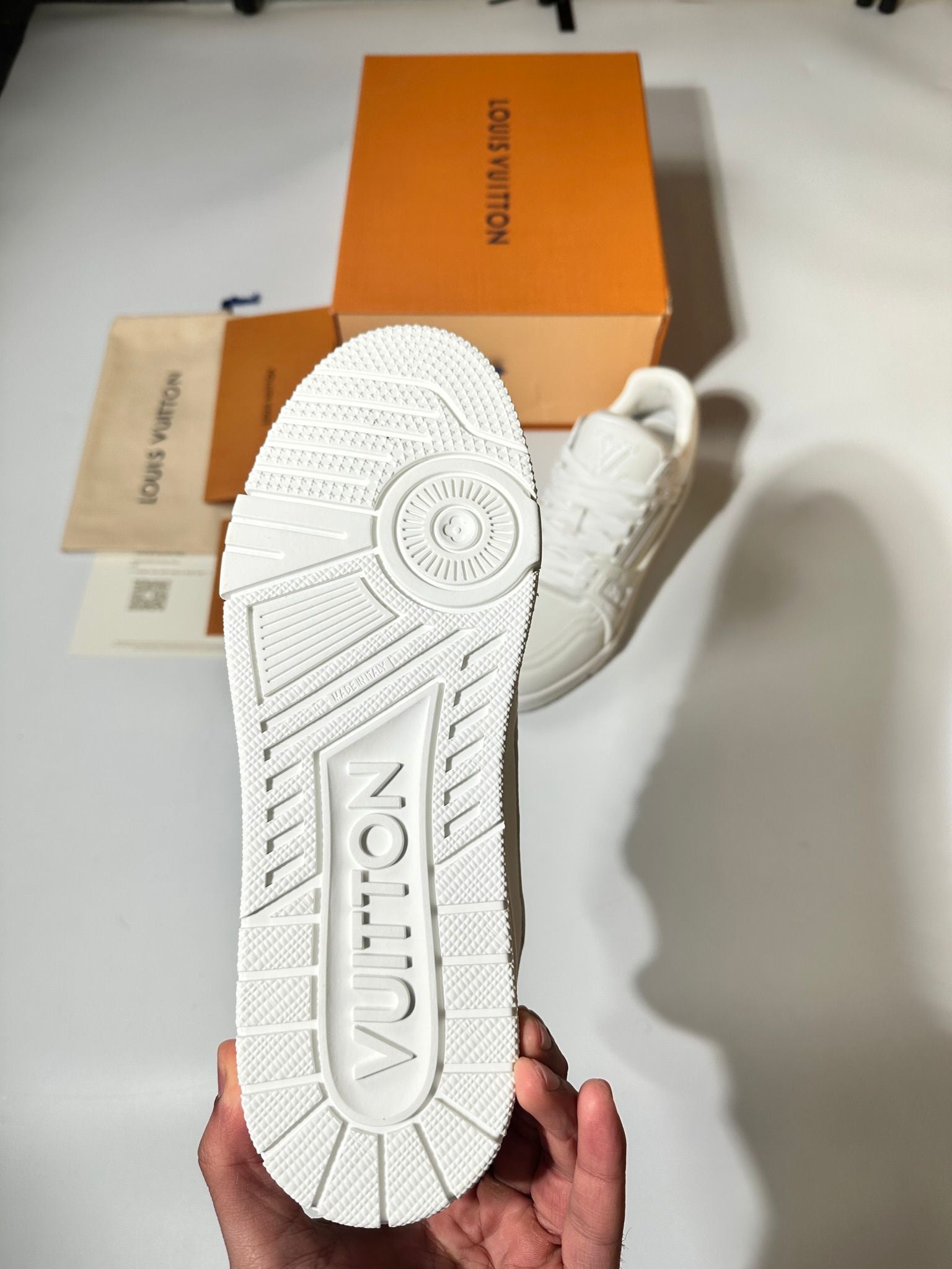 LV SNEAK image 7