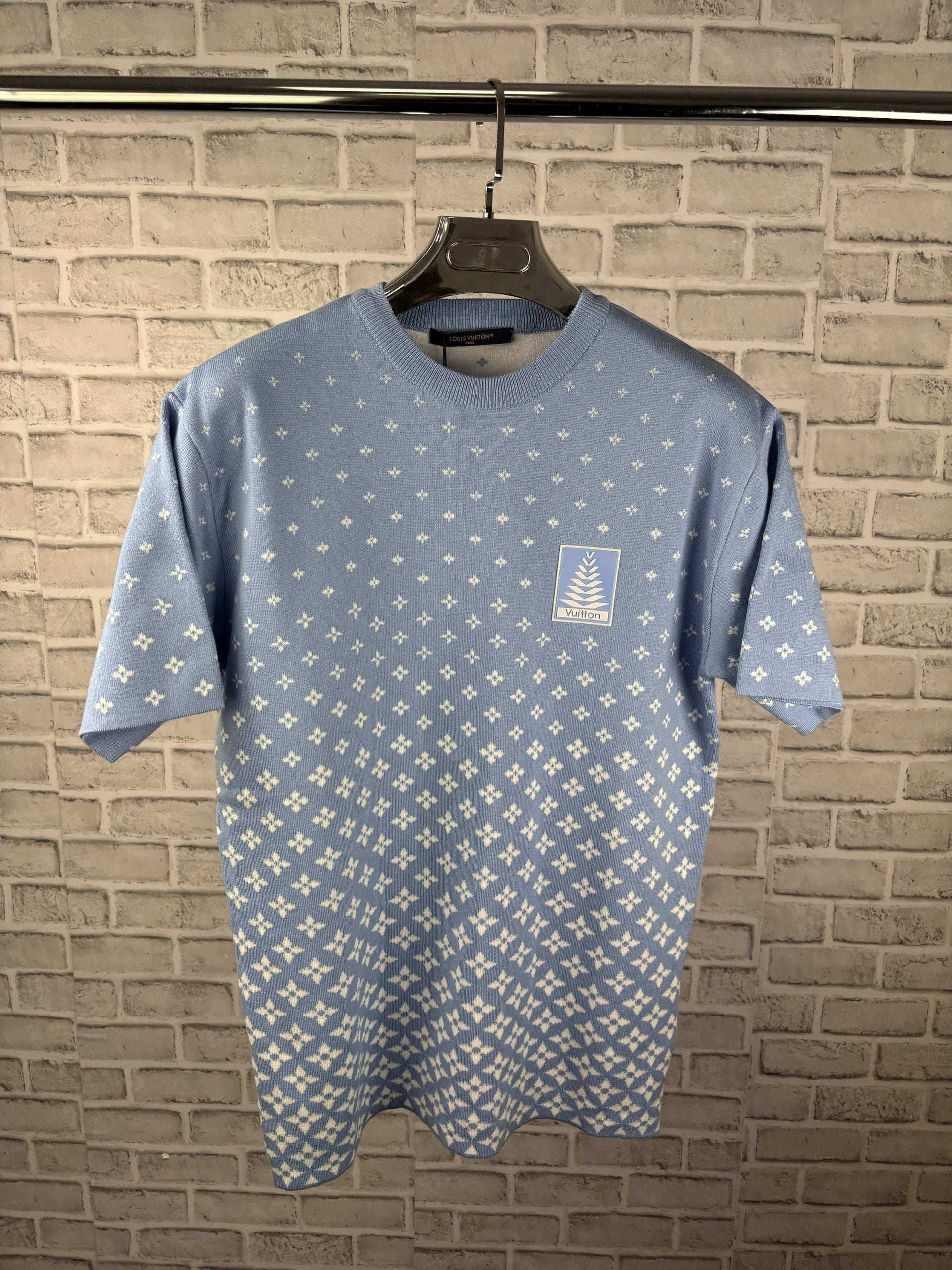 LV KNITTED THICK SKY BLUE image 0
