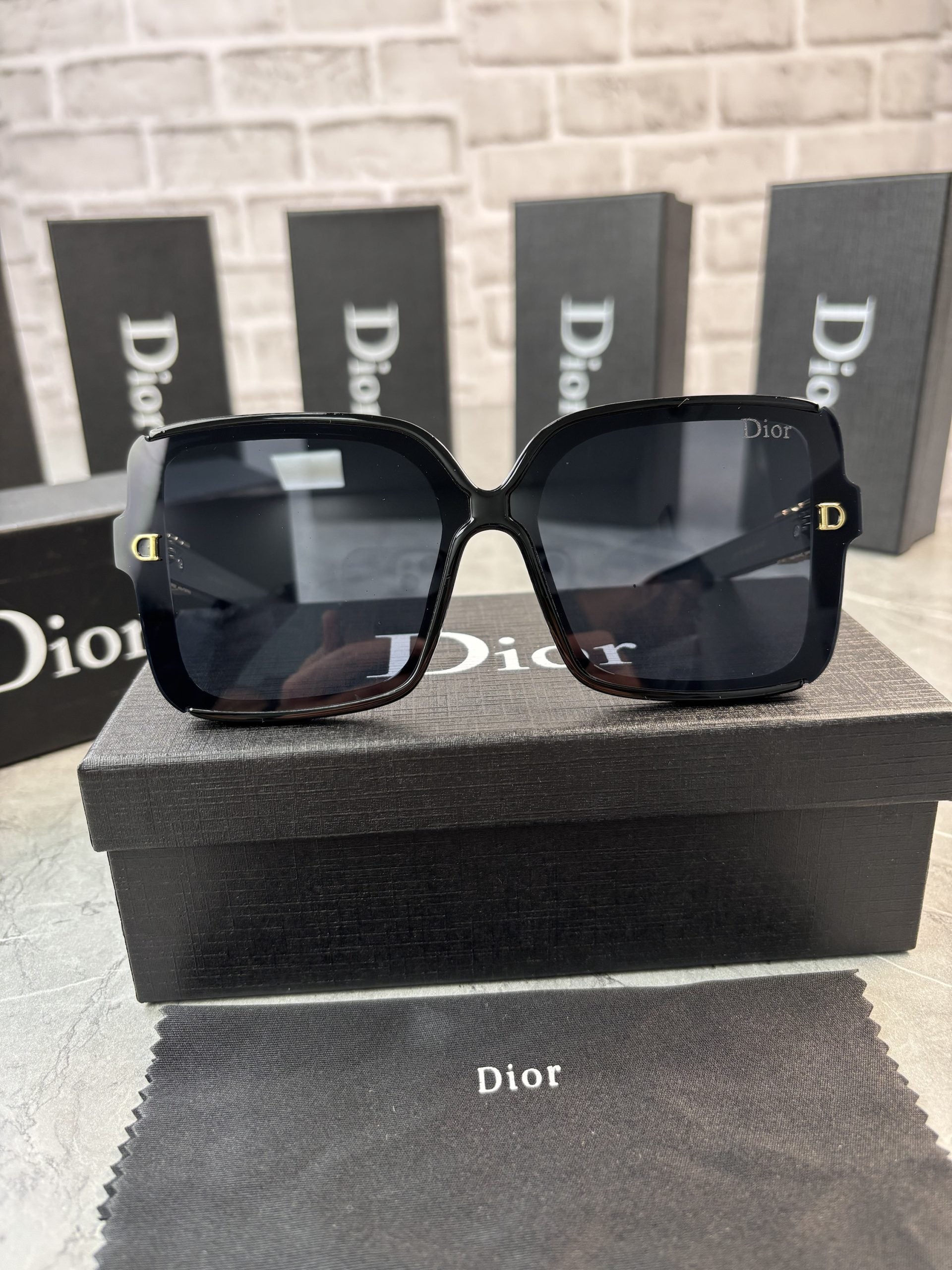 IOR BLACK GLASSES image 2