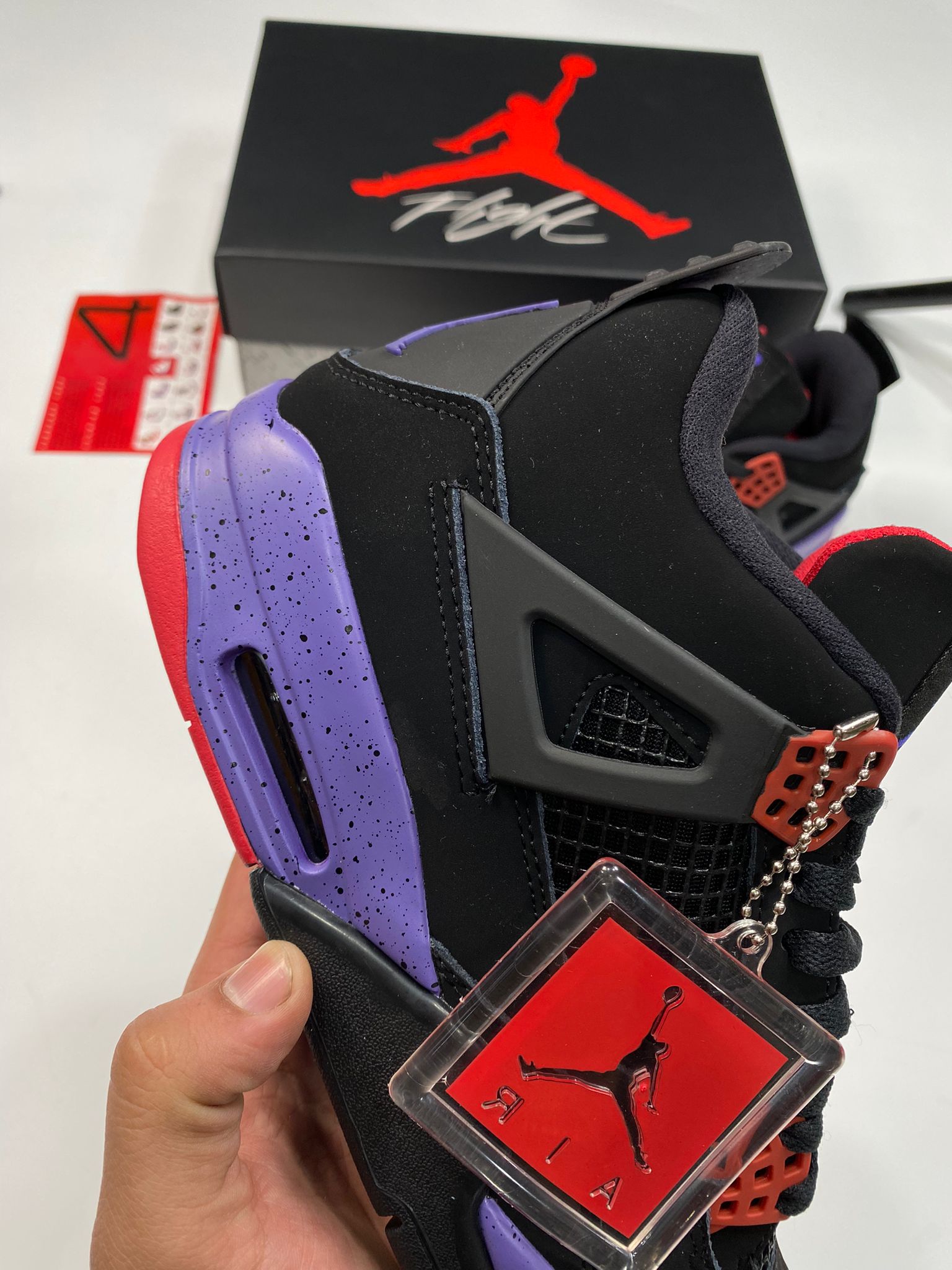 J4 BLACK image 4