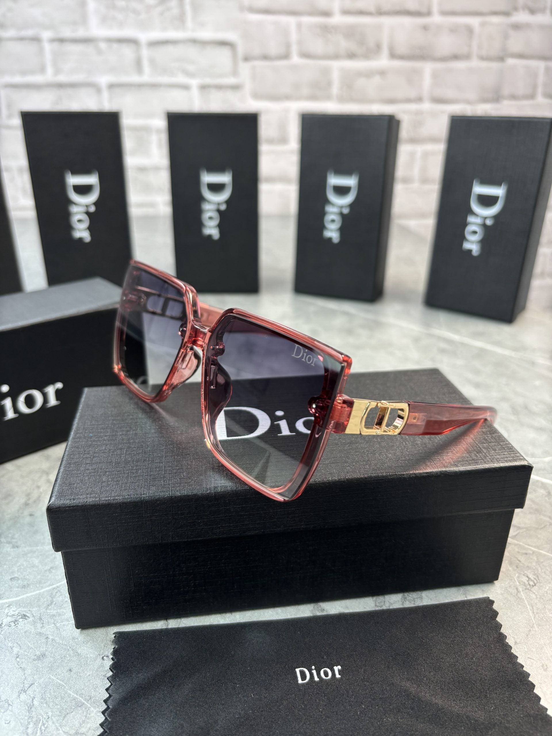 IOR PINK GLASSES image 3