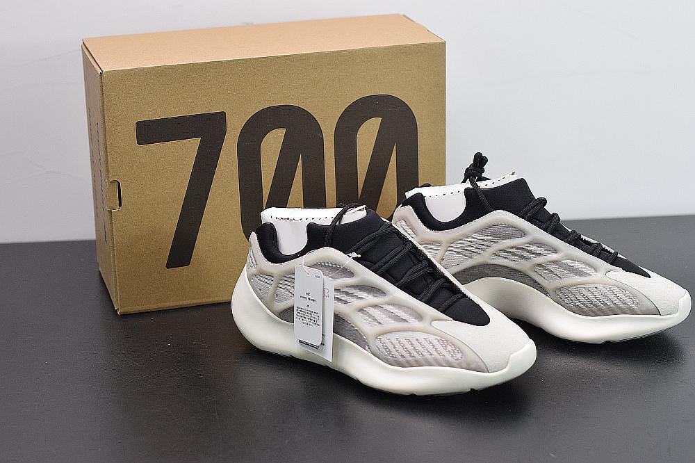 700 V3 image 3