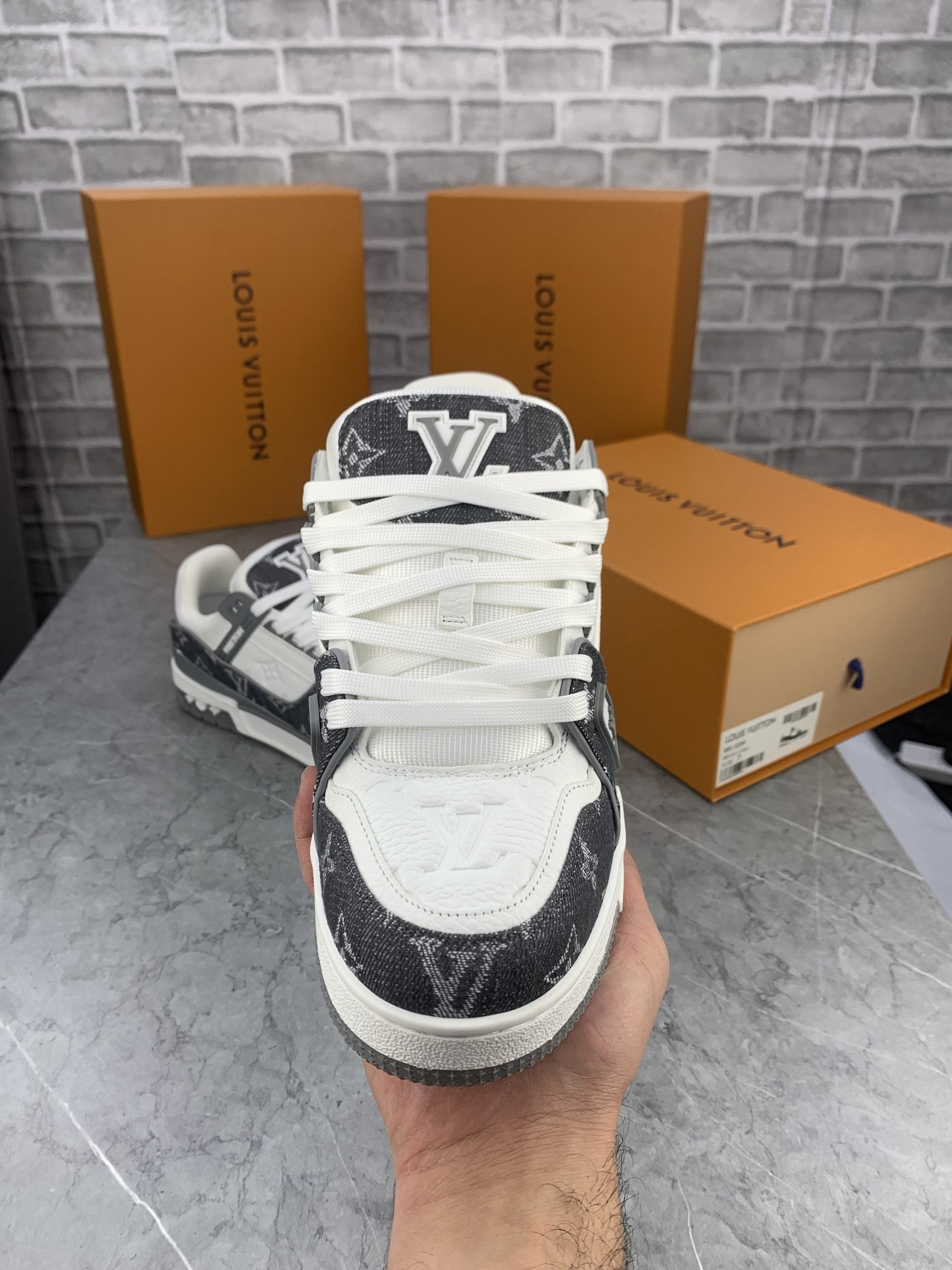 LV SNEAK image 1