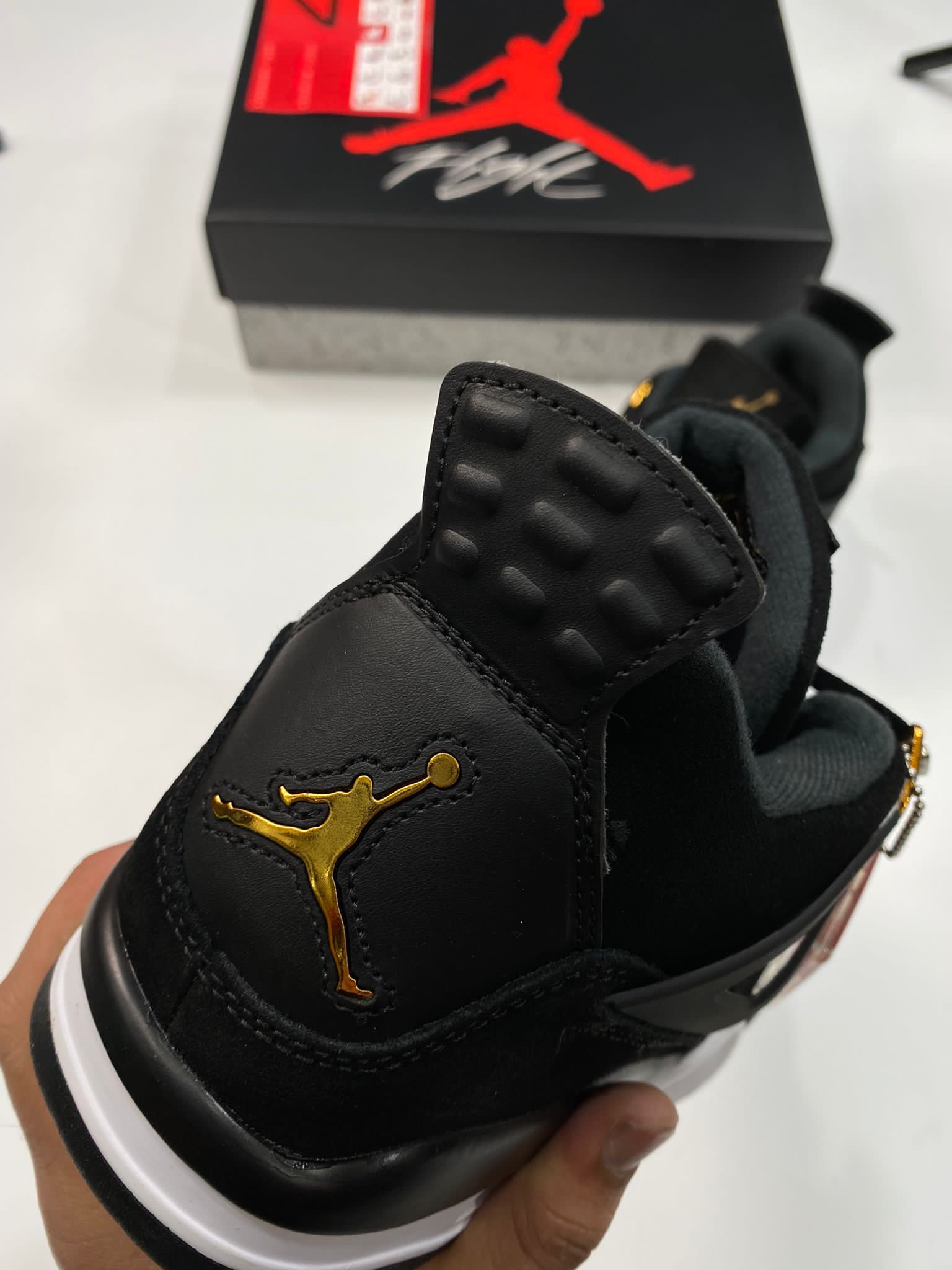 J4 GOLD image 5