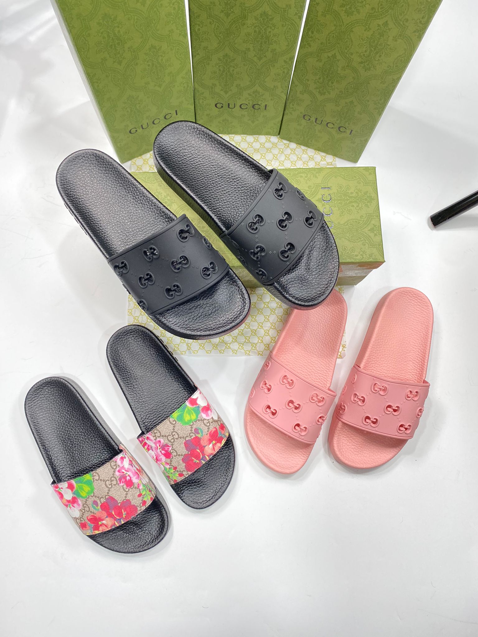 UCCI FLORAL SLIDER image 3