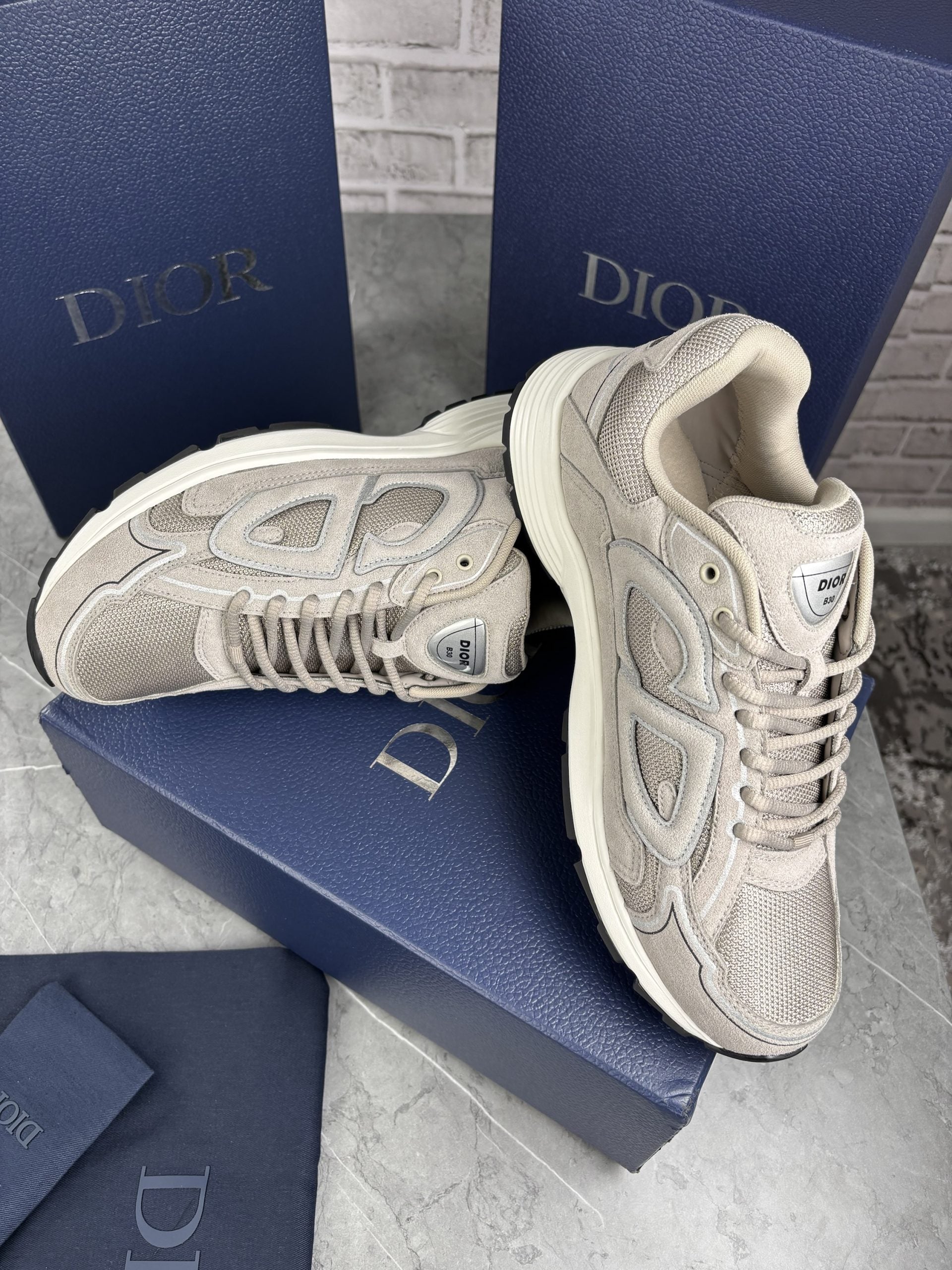 B30 SUEDE image 1