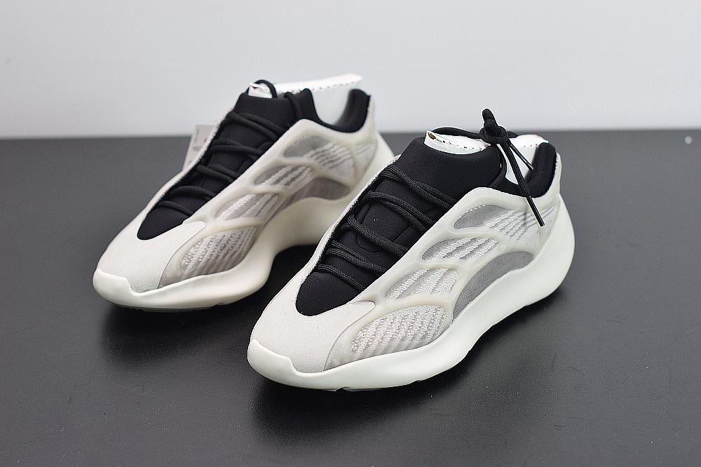 700 V3 image 1