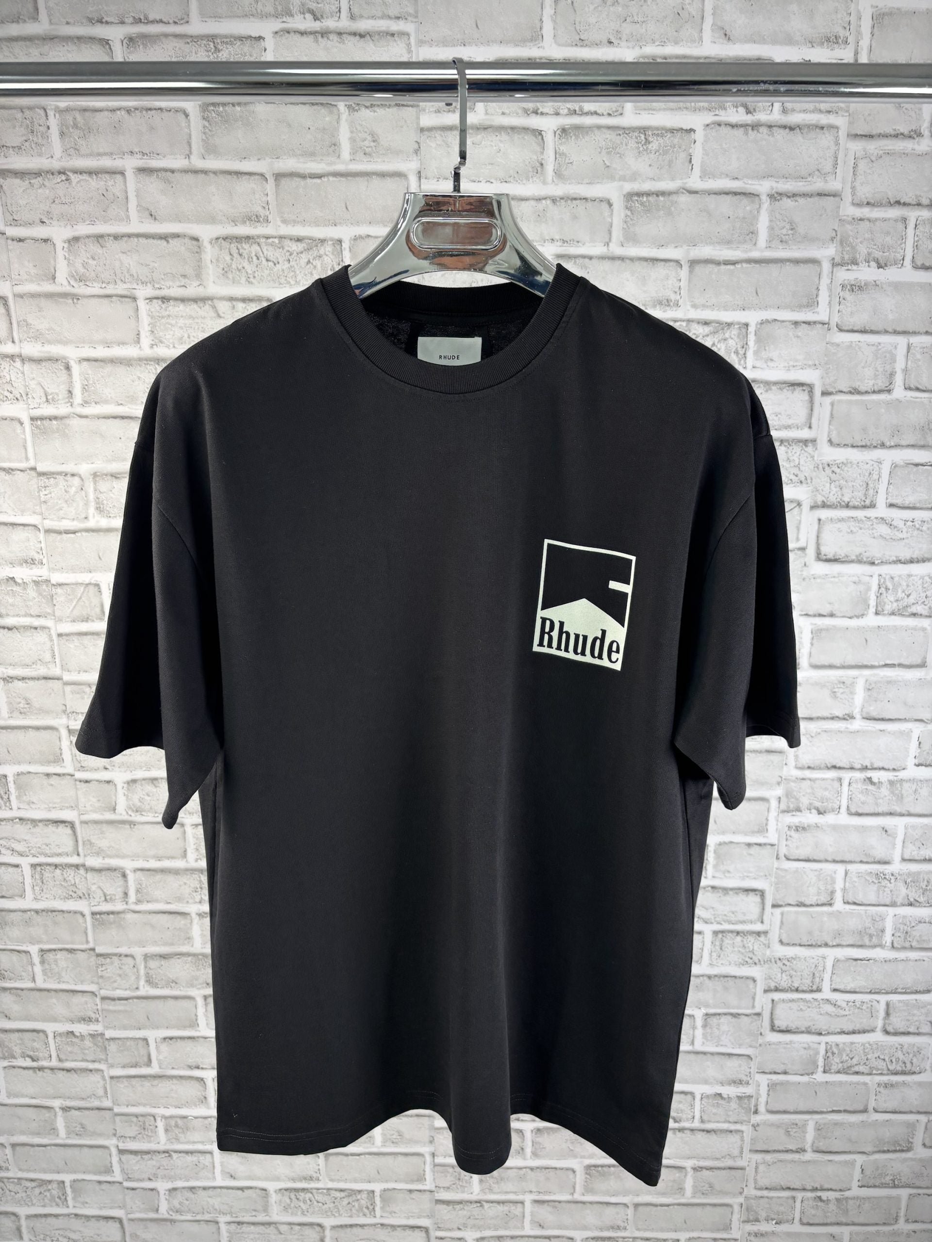 HUDE BLACK TEE image 1