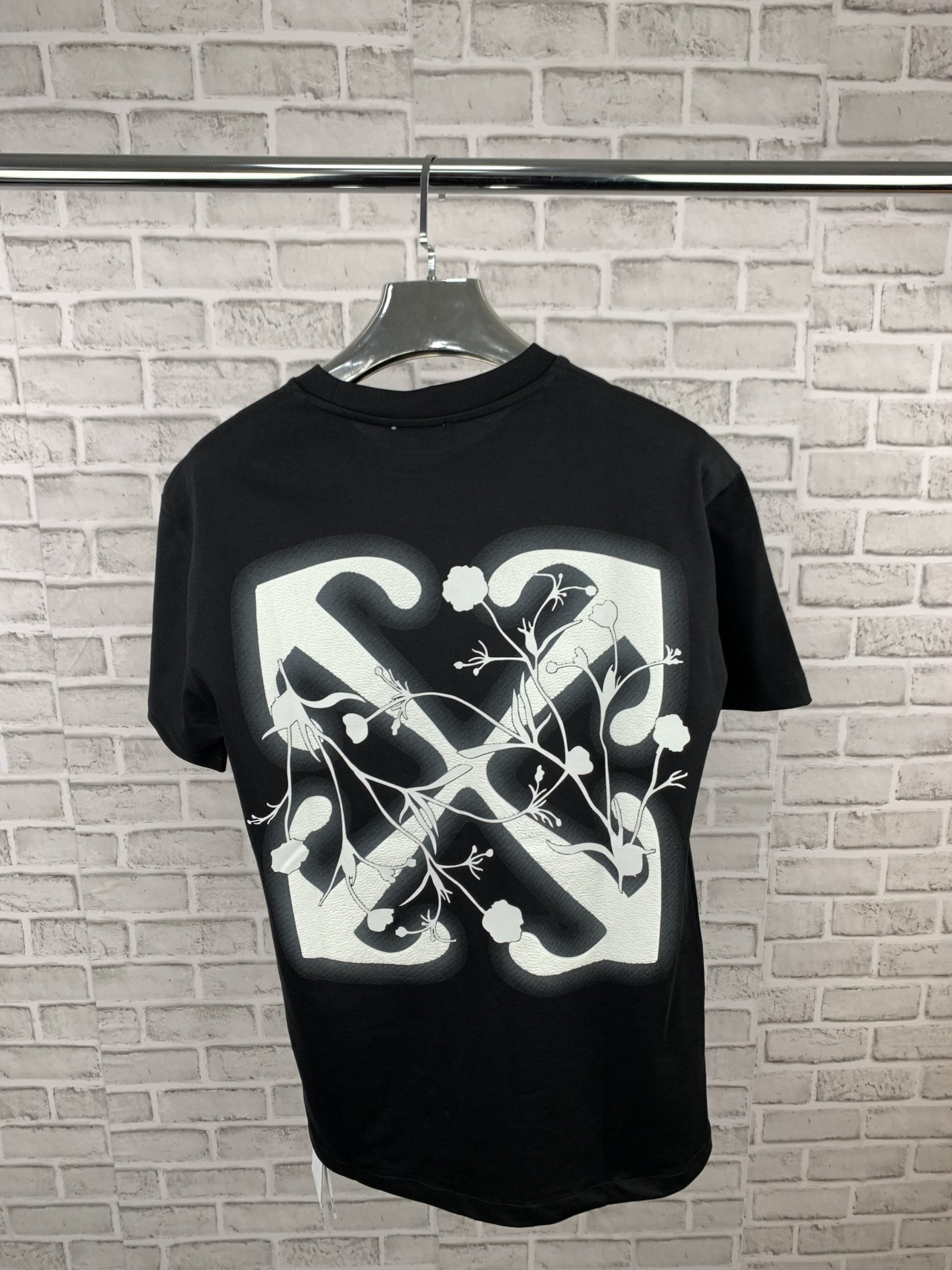 OW TEE BLACK image 0