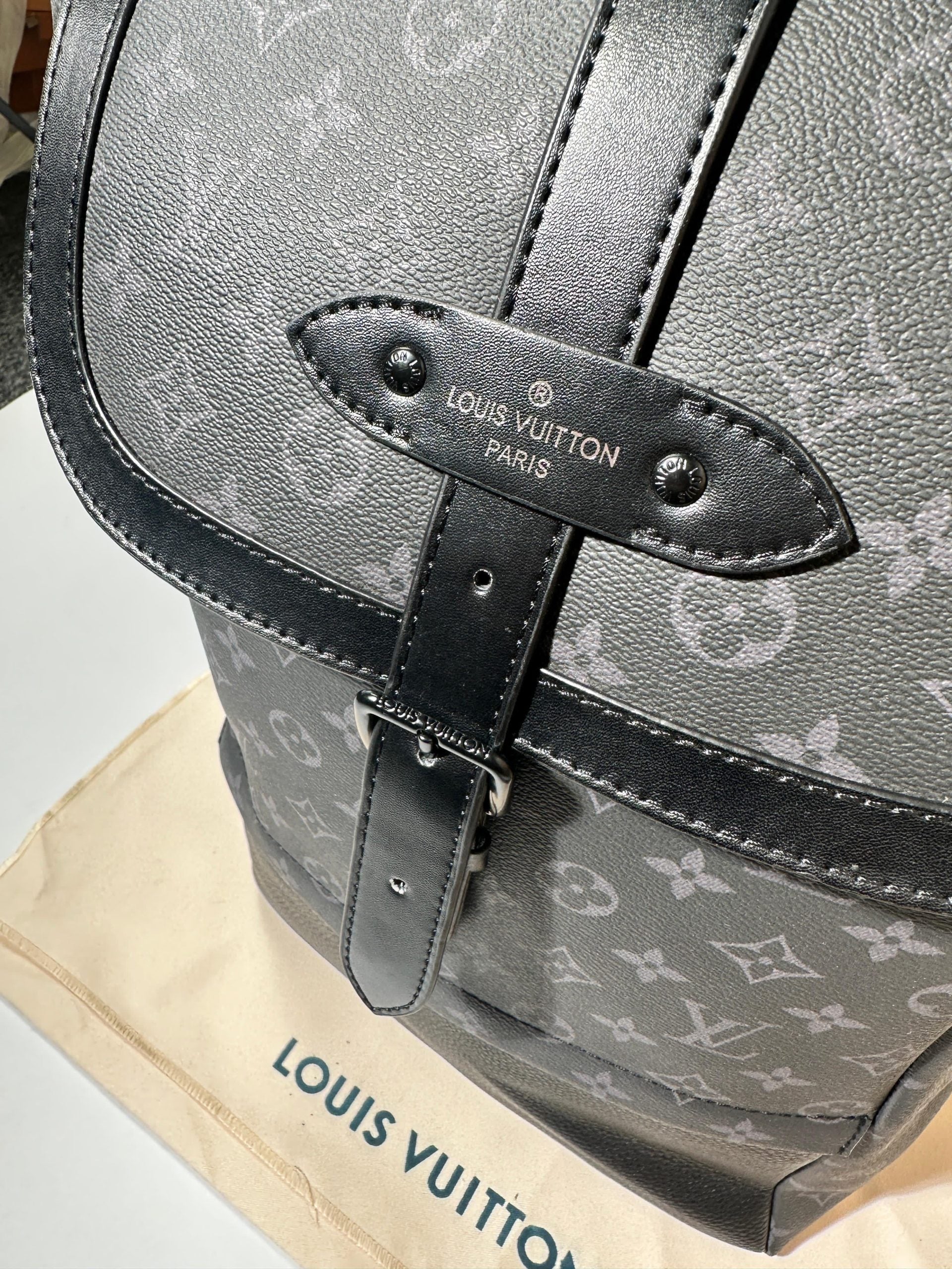 L-V BACKPACK BLACK GREY image 3