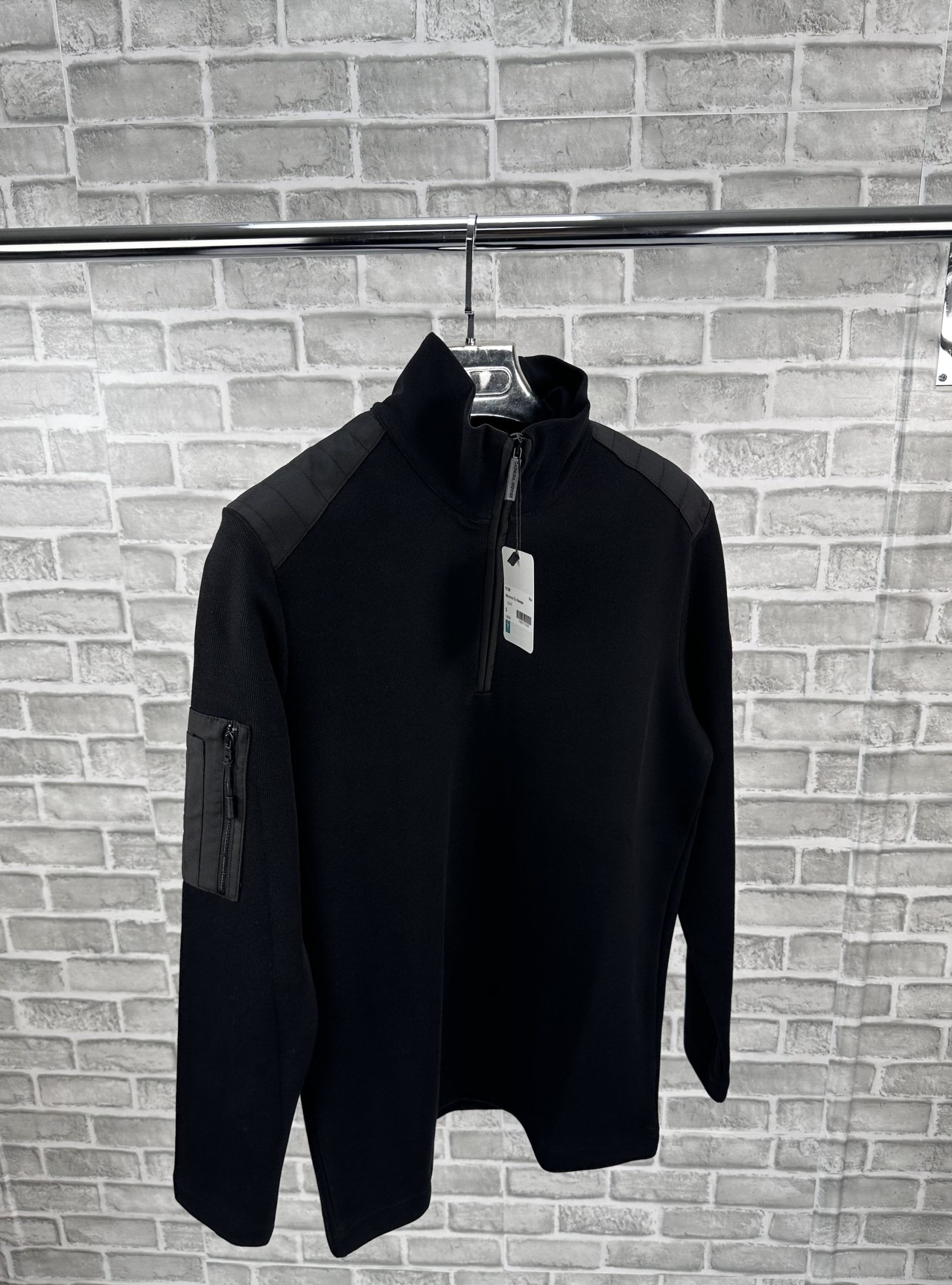 Goose 1/4 Zip Black image 0