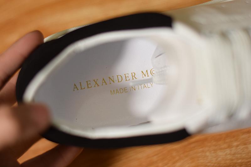 MQ' WHITE SUEDE image 2