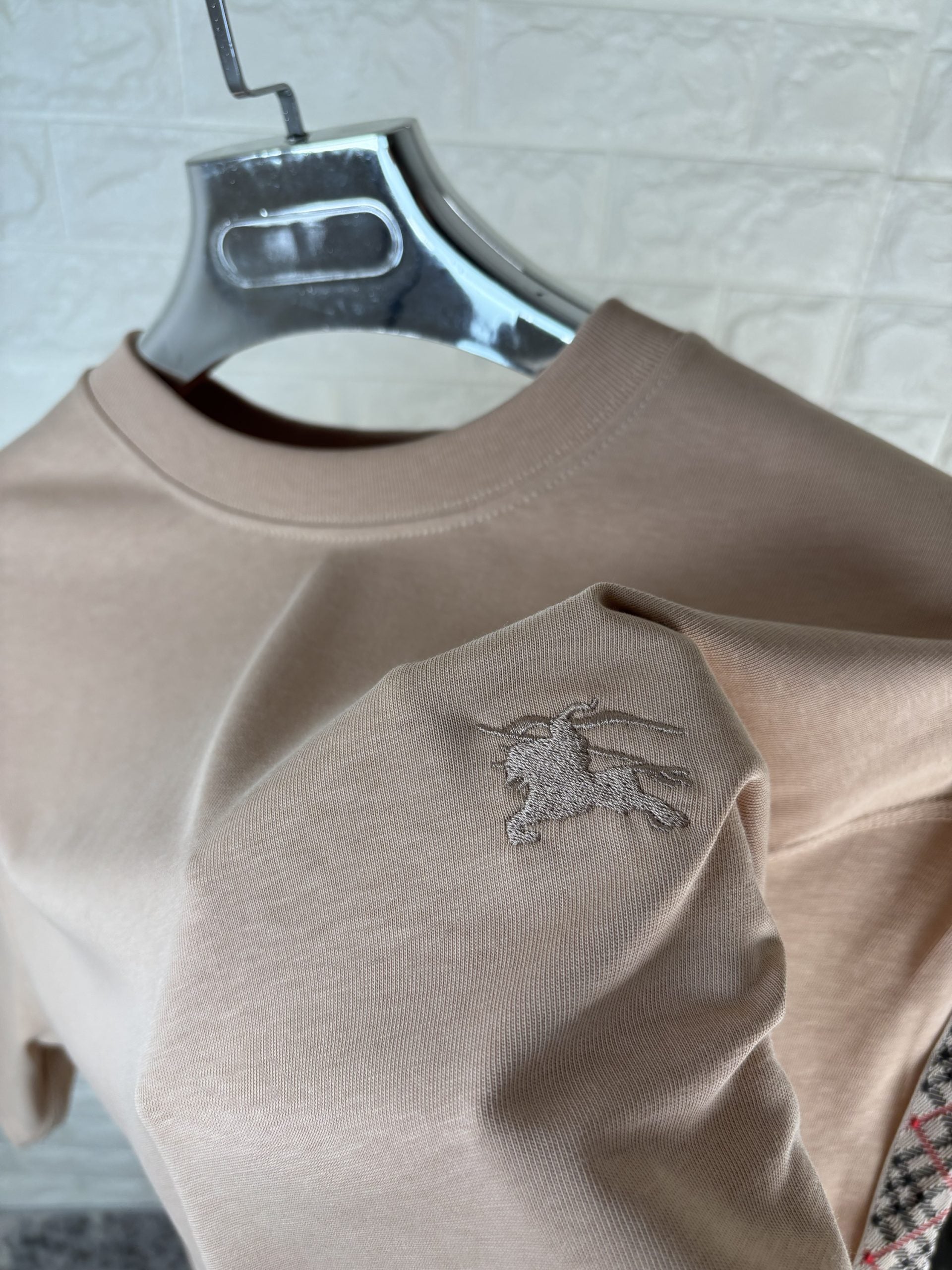 Burb tee beige image 2
