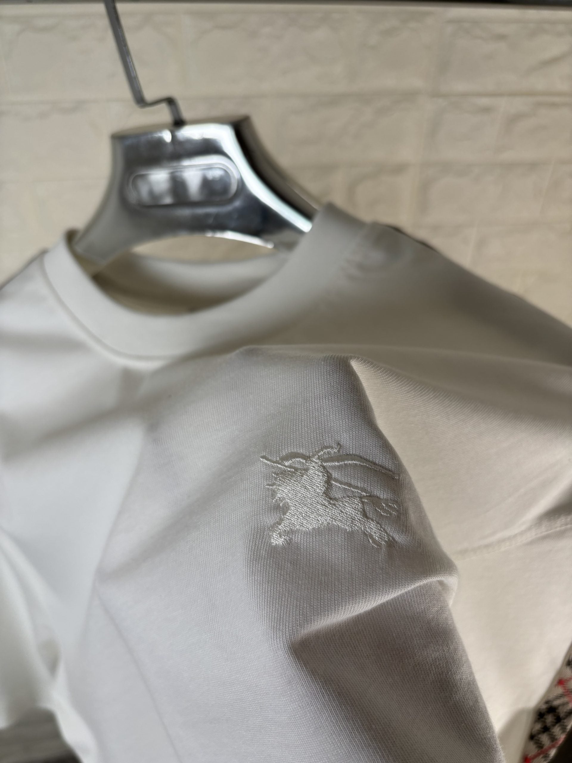 Burb tee white image 1