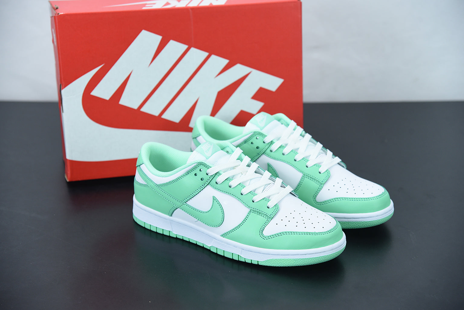 DUNK LOW CYAN image 1