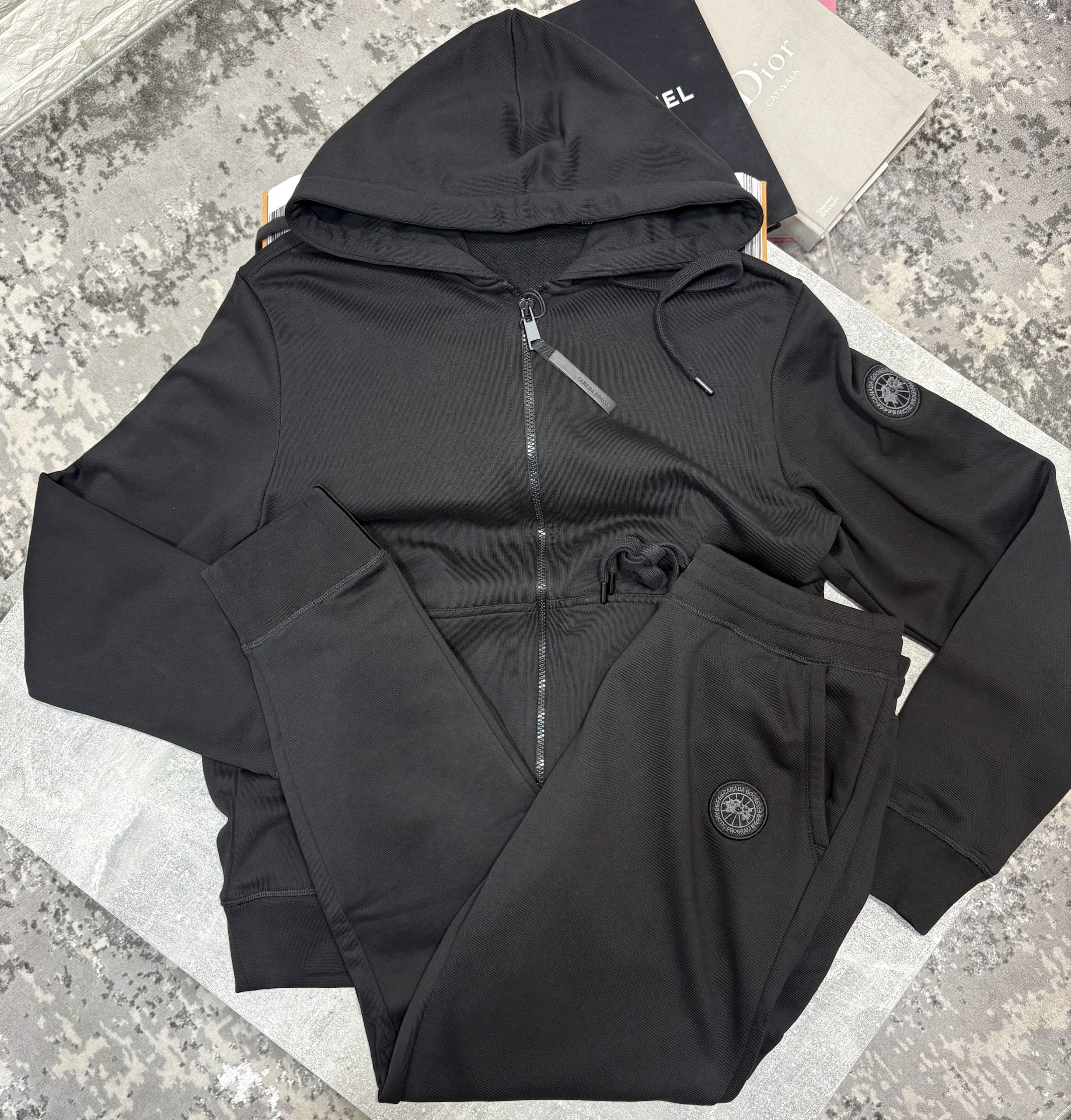 Goose Tracksuit Black - S image